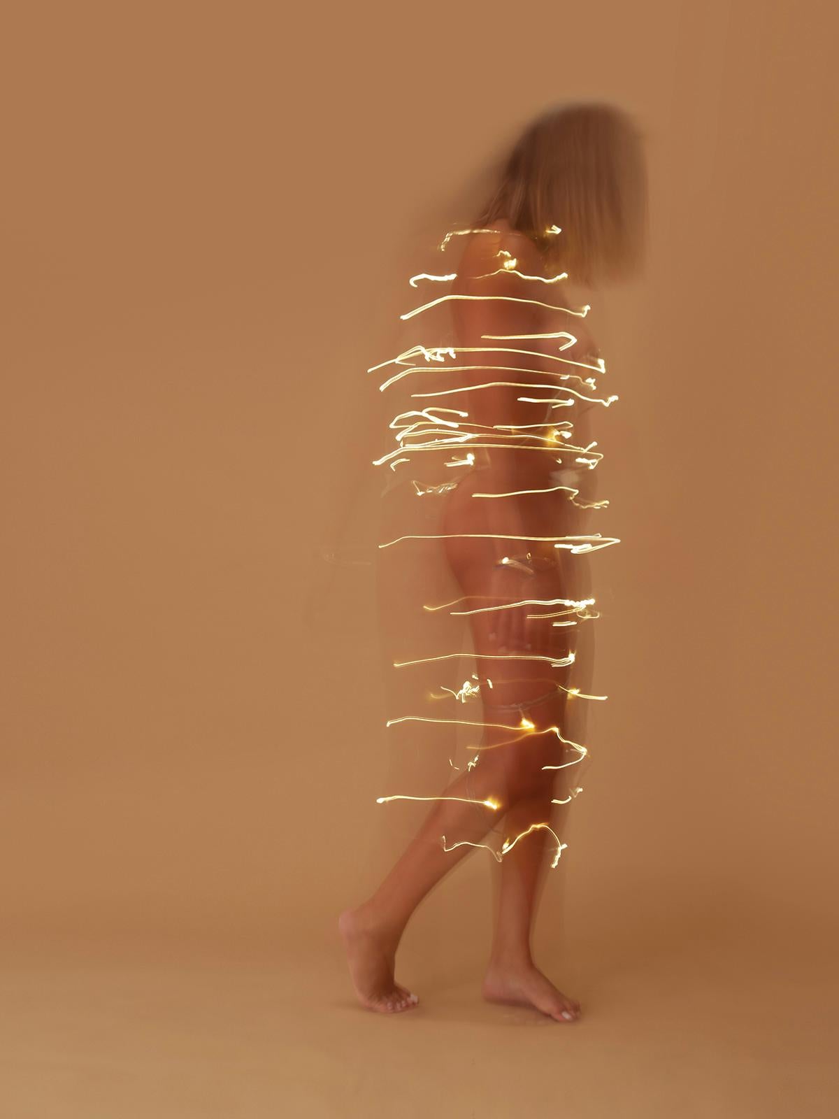 Fotografía lenticular contemporánea - Ana D. & Noora K. - Retrato desnudo en venta 2