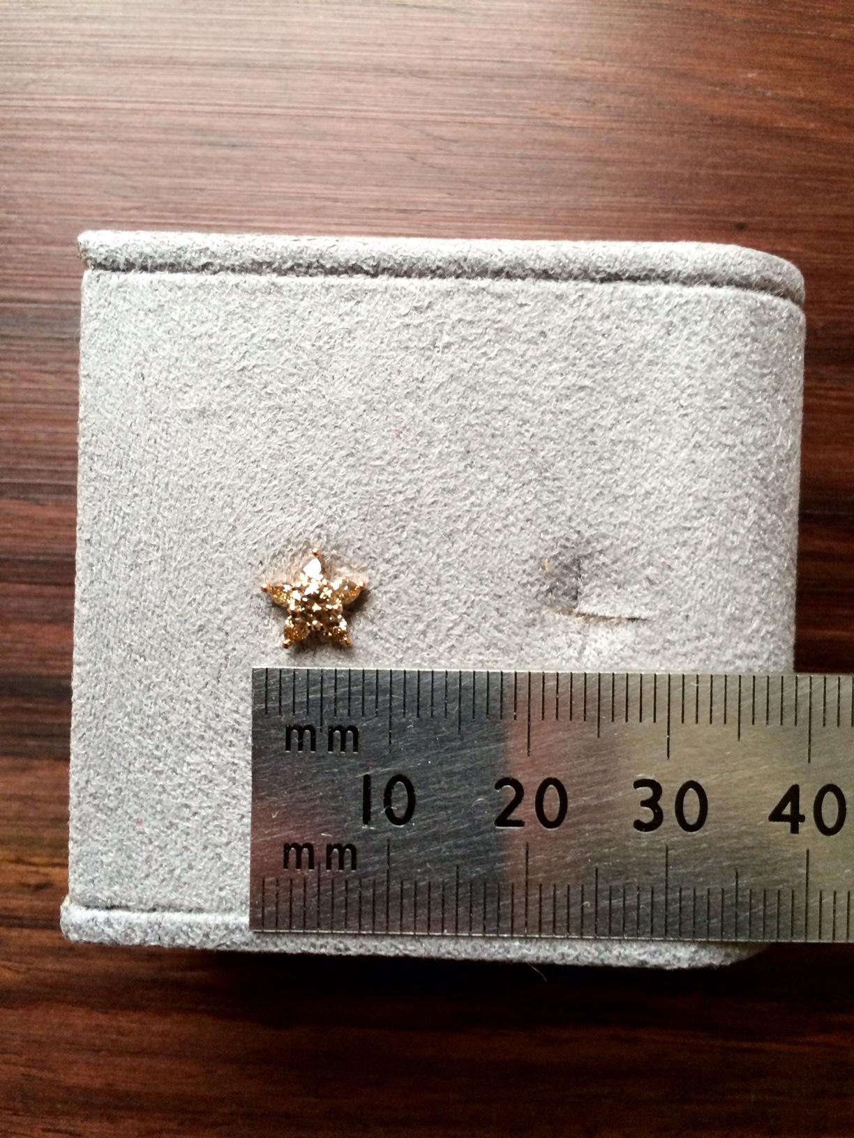 Ana de Costa 18ct Rose Gold Cognac Diamond Flower Pendant And Stud Earrings Set For Sale 5