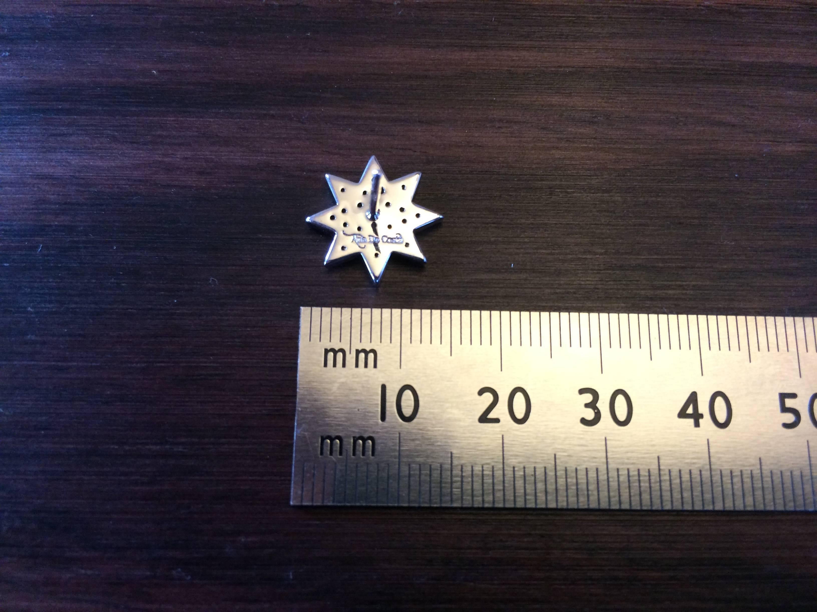 Contemporary Platinum Round White Diamond Star Stud Earrings For Sale