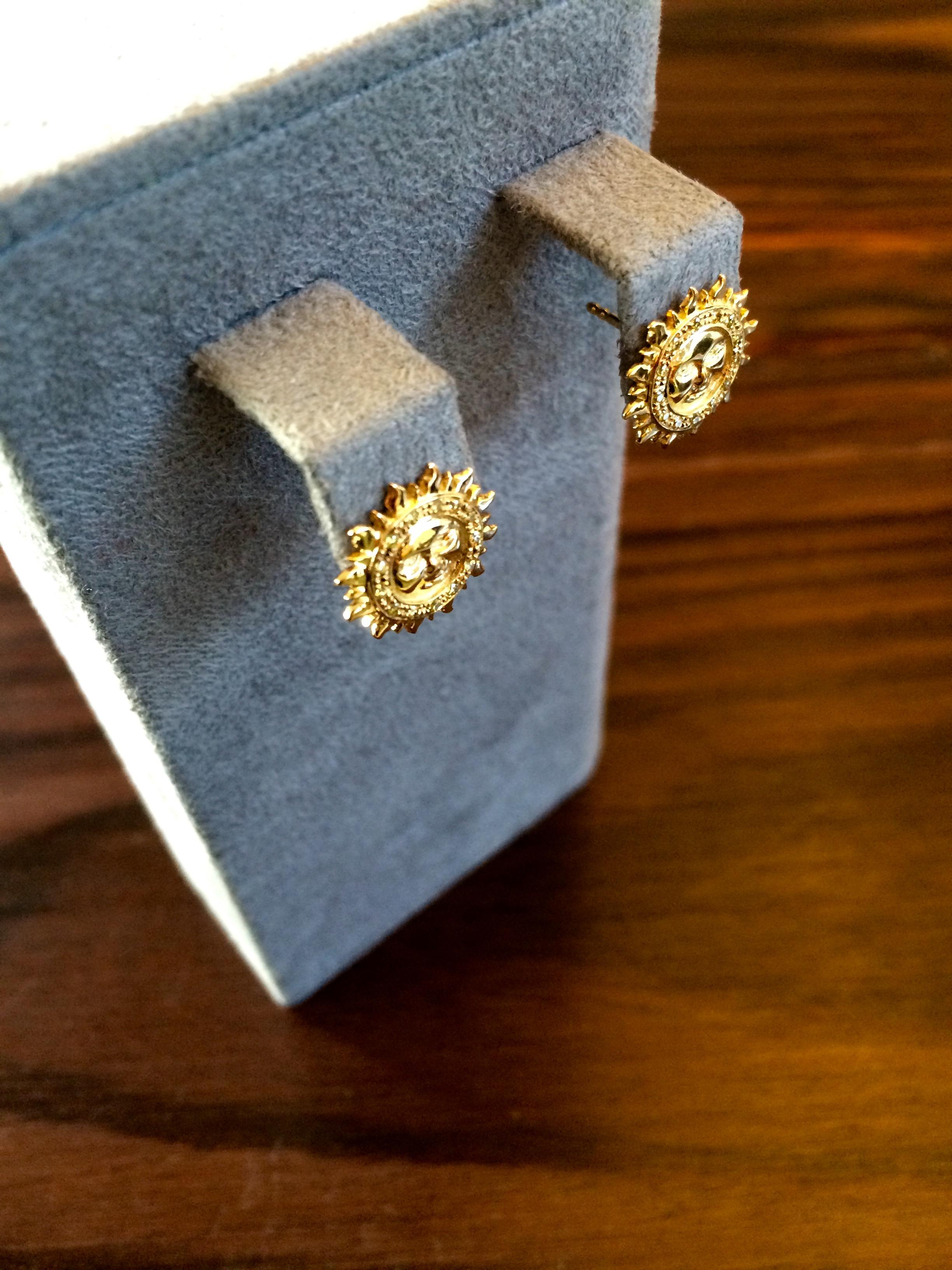 Women's Ana De Costa White Gold White Round Diamond Circular Moon Stud Earrings For Sale