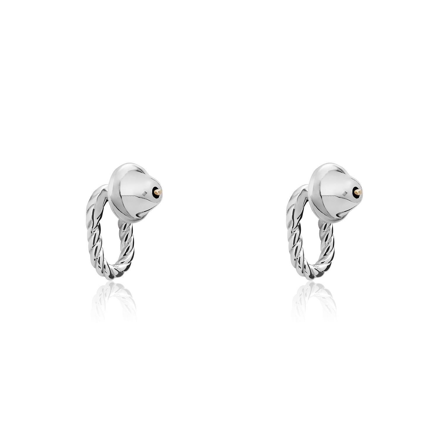 The Ana earrings are inspired on one of TANE's trademark chains, which has been part of the brand for many years, albeit quietly as part of the iconic Biora handbag. Today, it makes a comeback in a classical jewelry collection with great