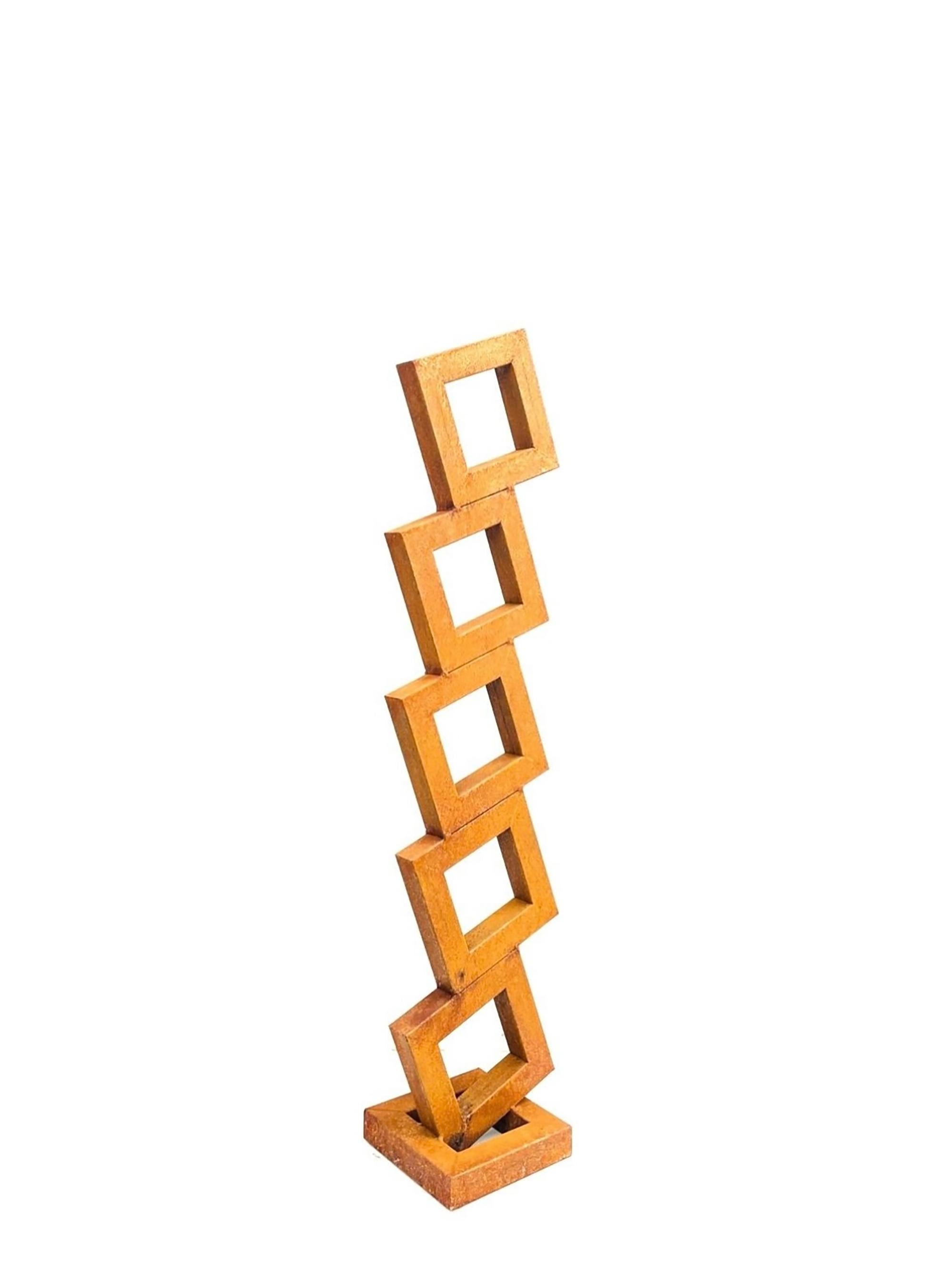 Superbe sculpture en acier rouillé, idéale pour les espaces intérieurs ou extérieurs. 
Son aspect usé par le temps lui confère un charme unique, ce qui en fait une pièce d'apparat audacieuse et durable pour n'importe quel décor.

Veuillez noter que
