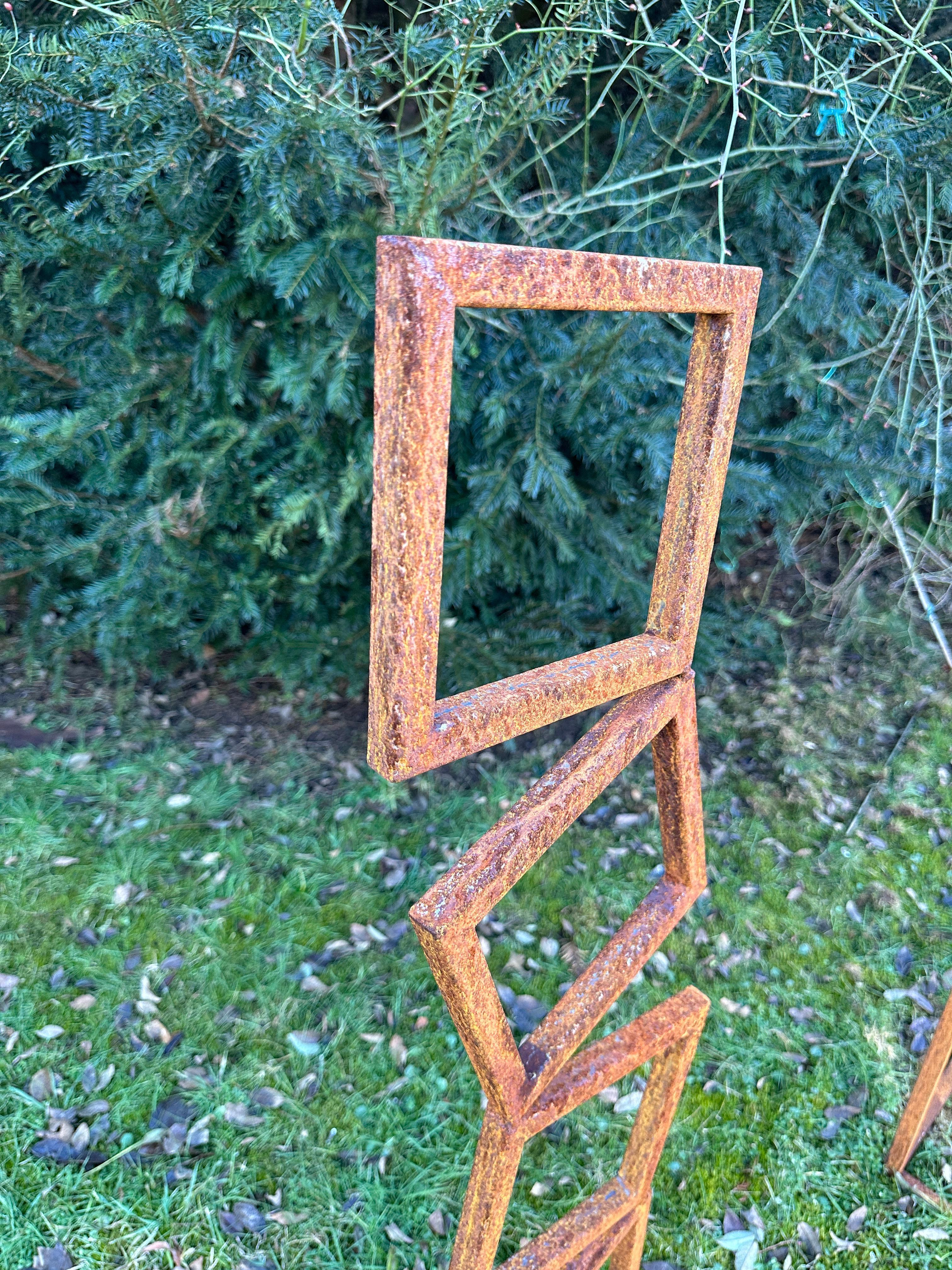 Jardín de interior o exterior Escultura abstracta de acero corten de Ana Barrios Mendoza en venta 2