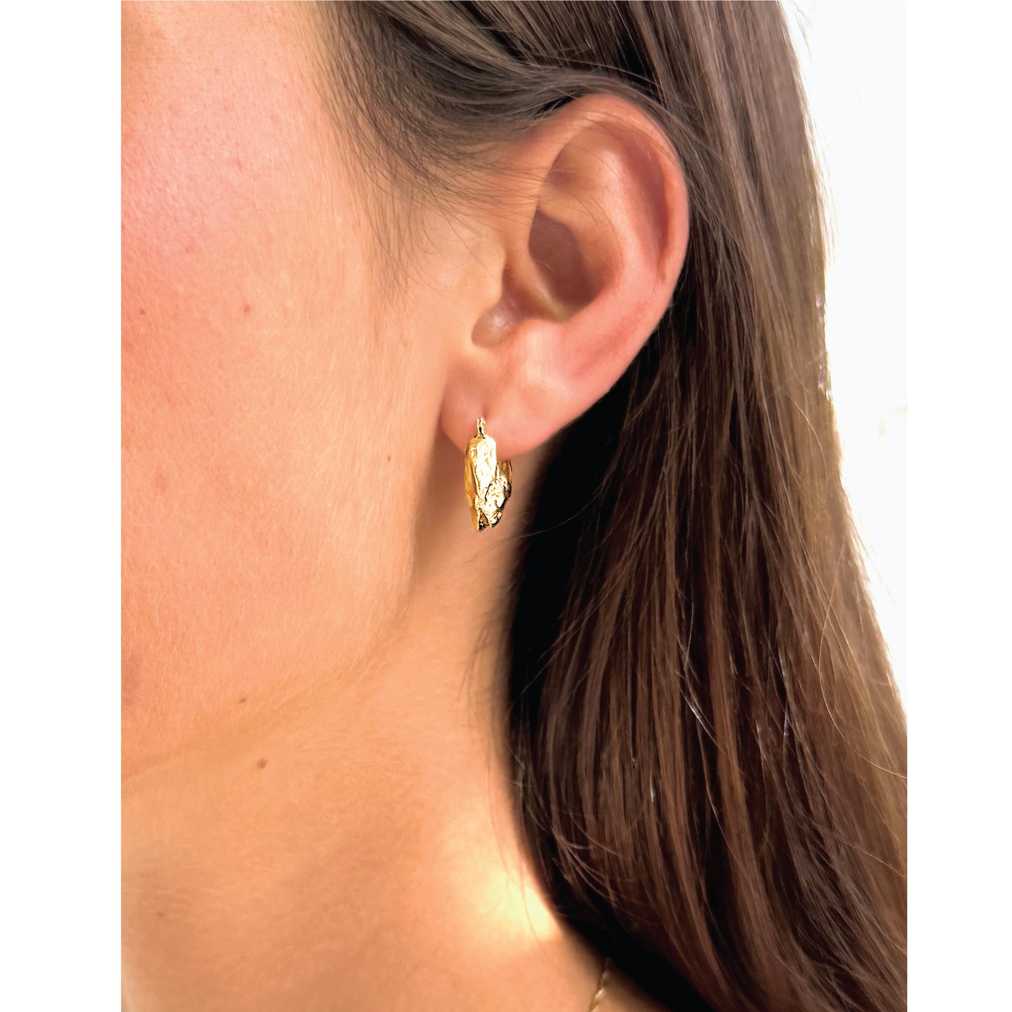 Ana Maria Créoles Huggie en or 14 carats Pour femmes en vente