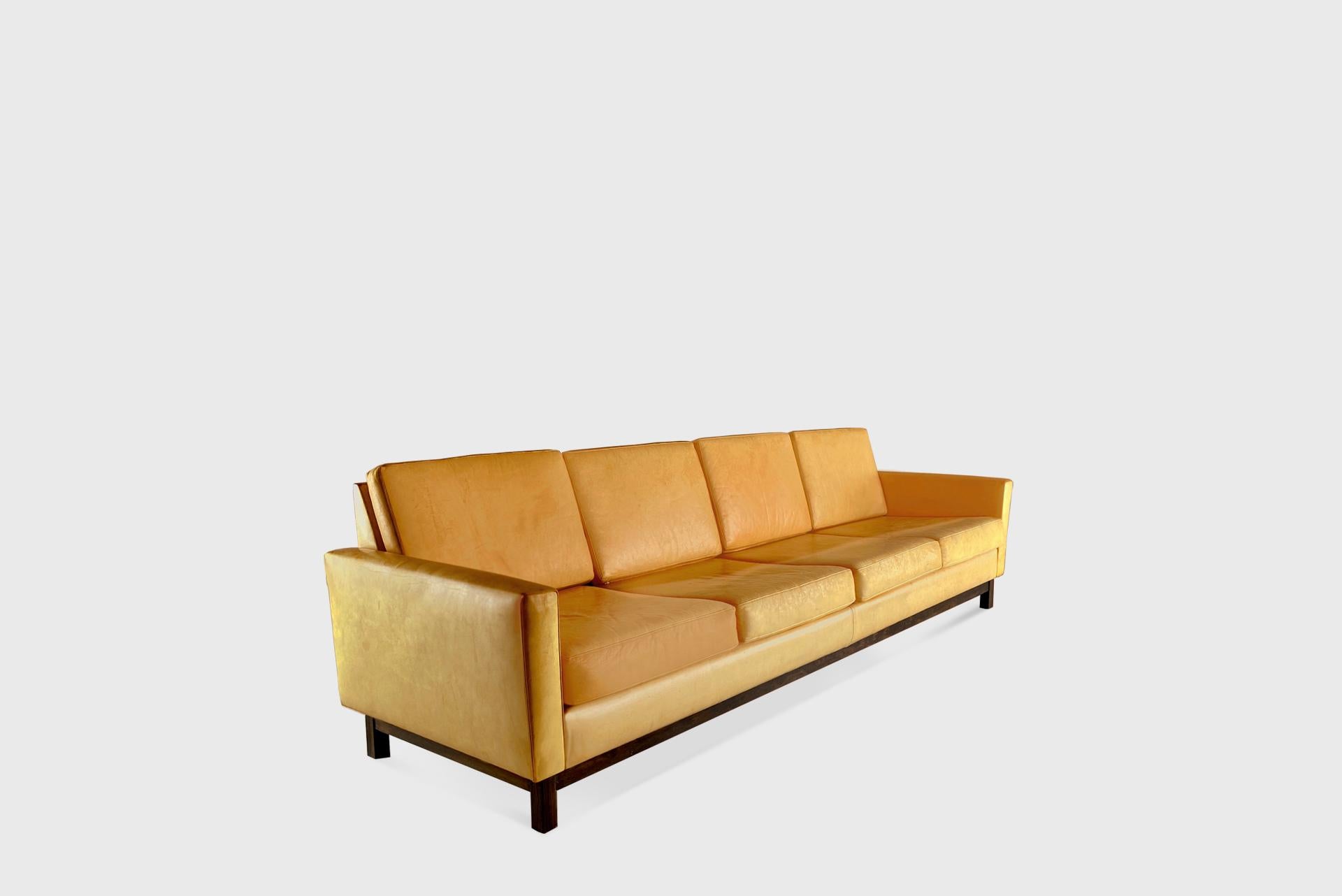 Anacastro Sofa by Sergio Rodrigues, 1960s In Good Condition For Sale In Barcelona, ES