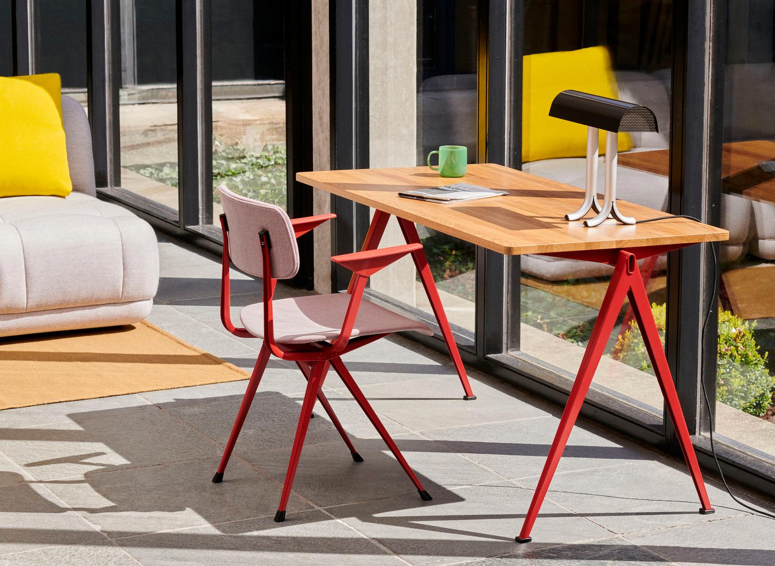 Lampe de table Anagram, noir de fer, Steele par Sam Weller pour HAY en vente 1