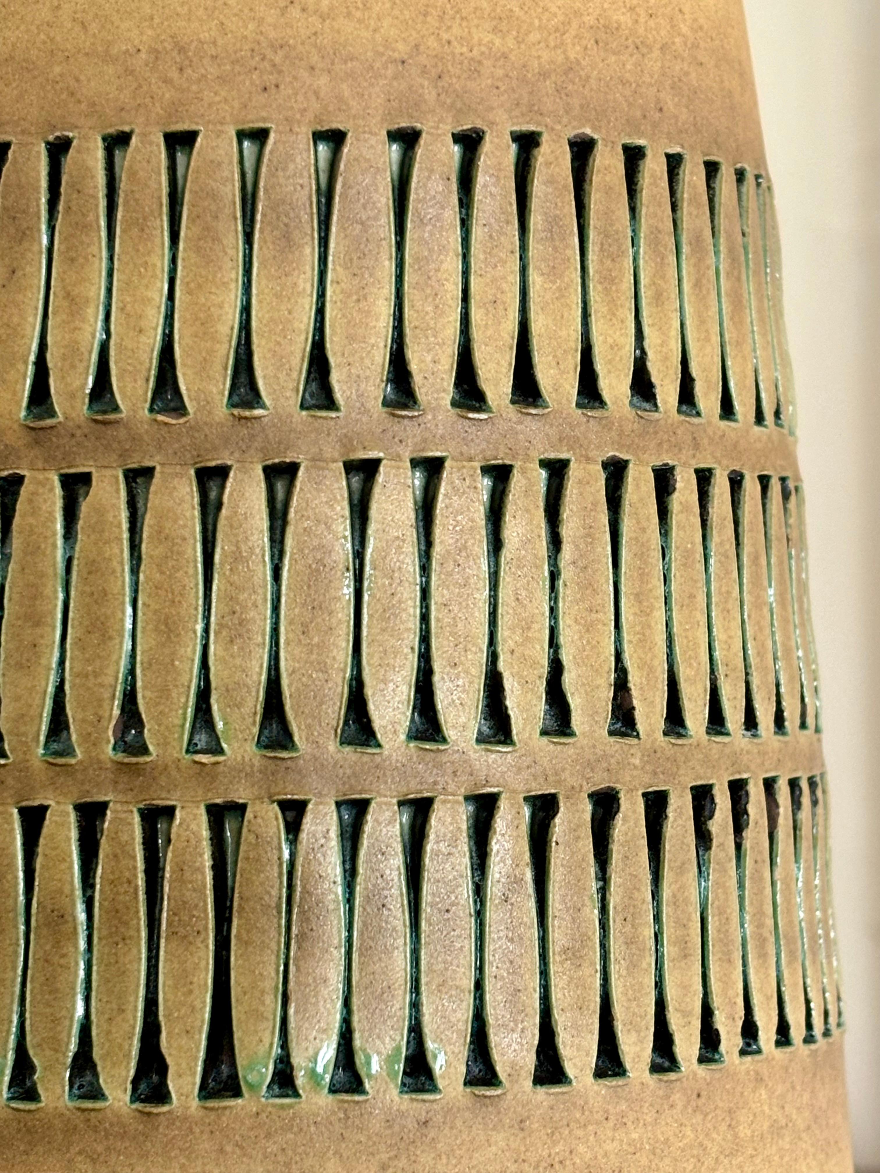 XX secolo Vaso in ceramica svedese Anagrius Graphic Decor, anni '60 in vendita