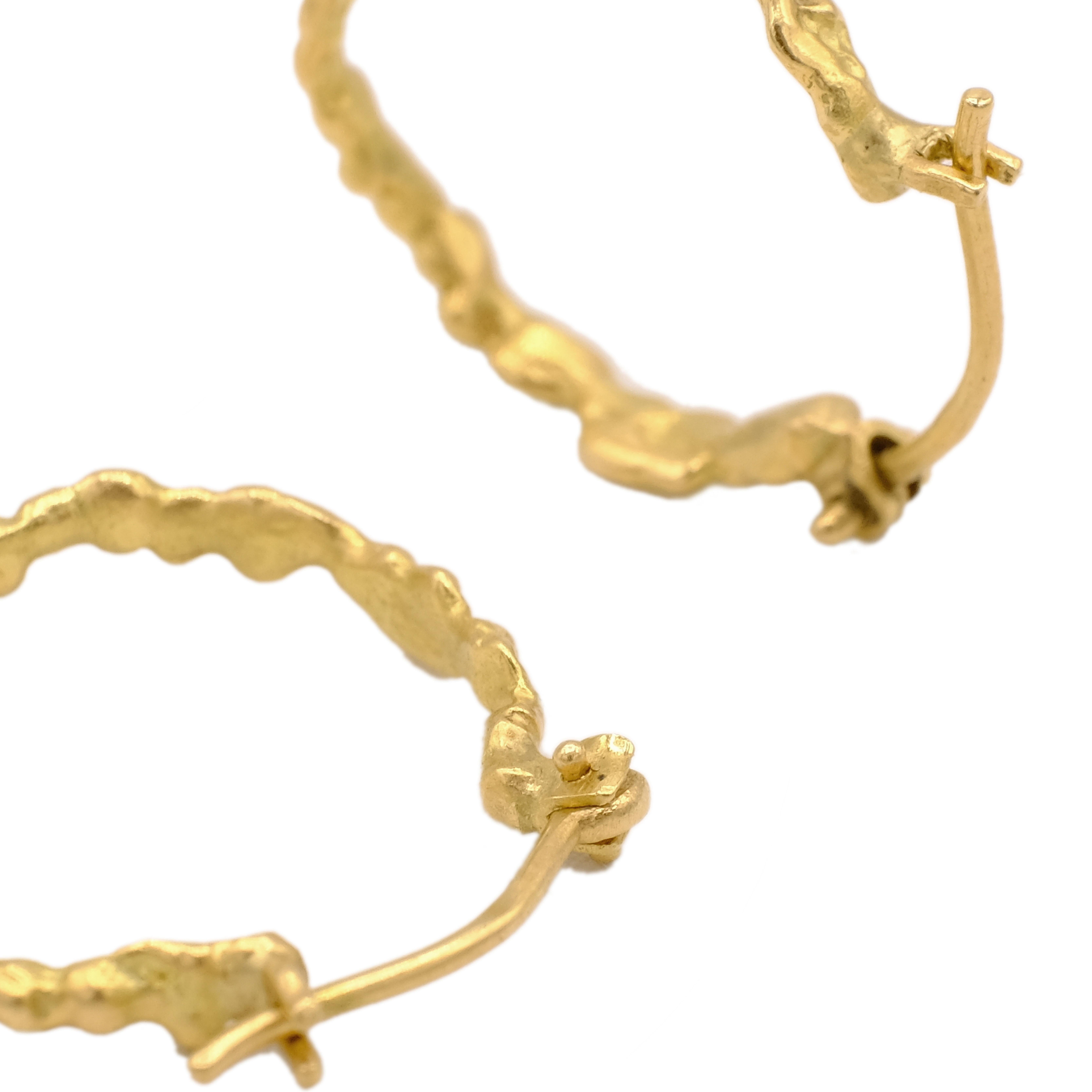 Anais Rheiner 18 Karat Yellow Gold Textured Hoop Earrings For Sale 1