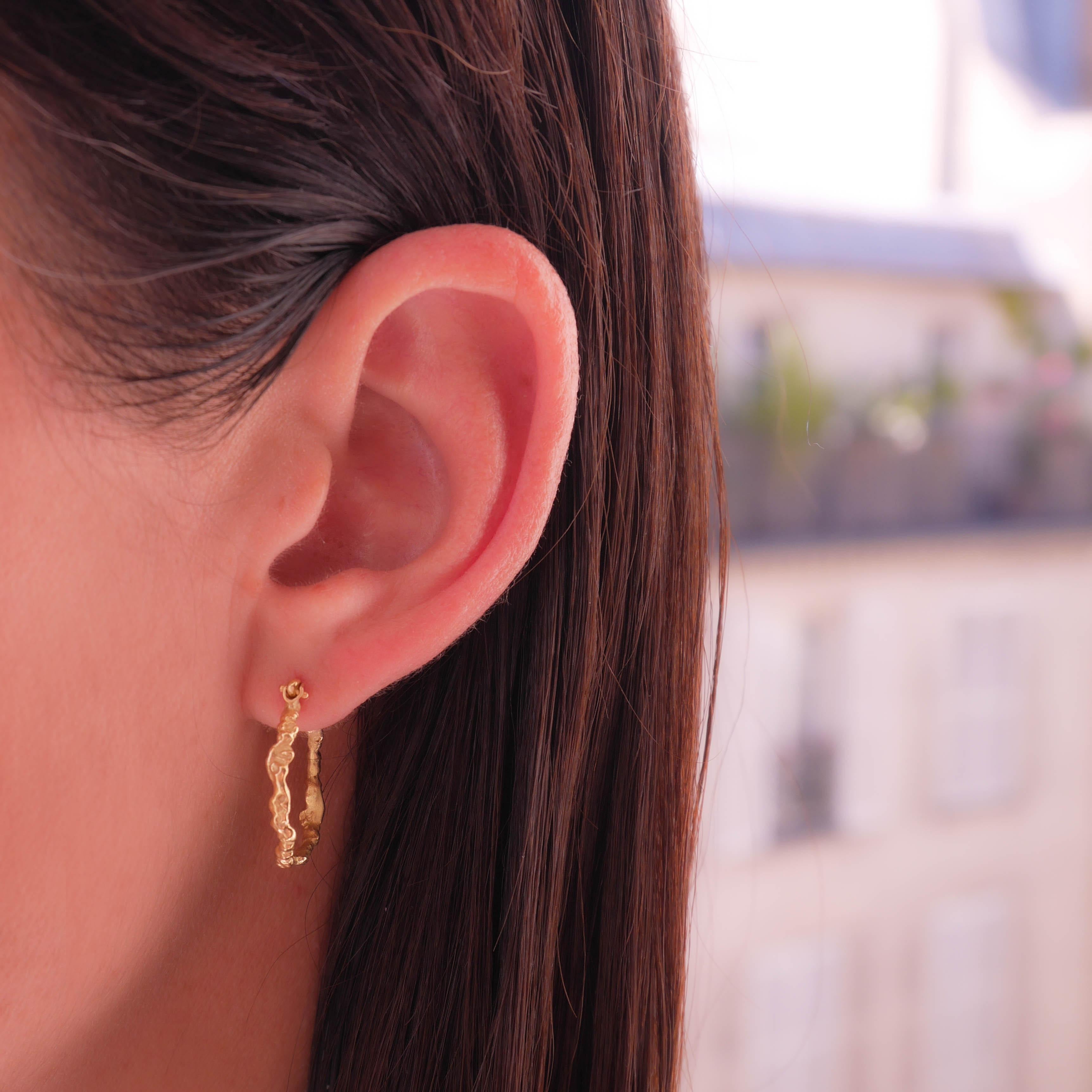 Anais Rheiner 18 Karat Yellow Gold Textured Hoop Earrings For Sale 2
