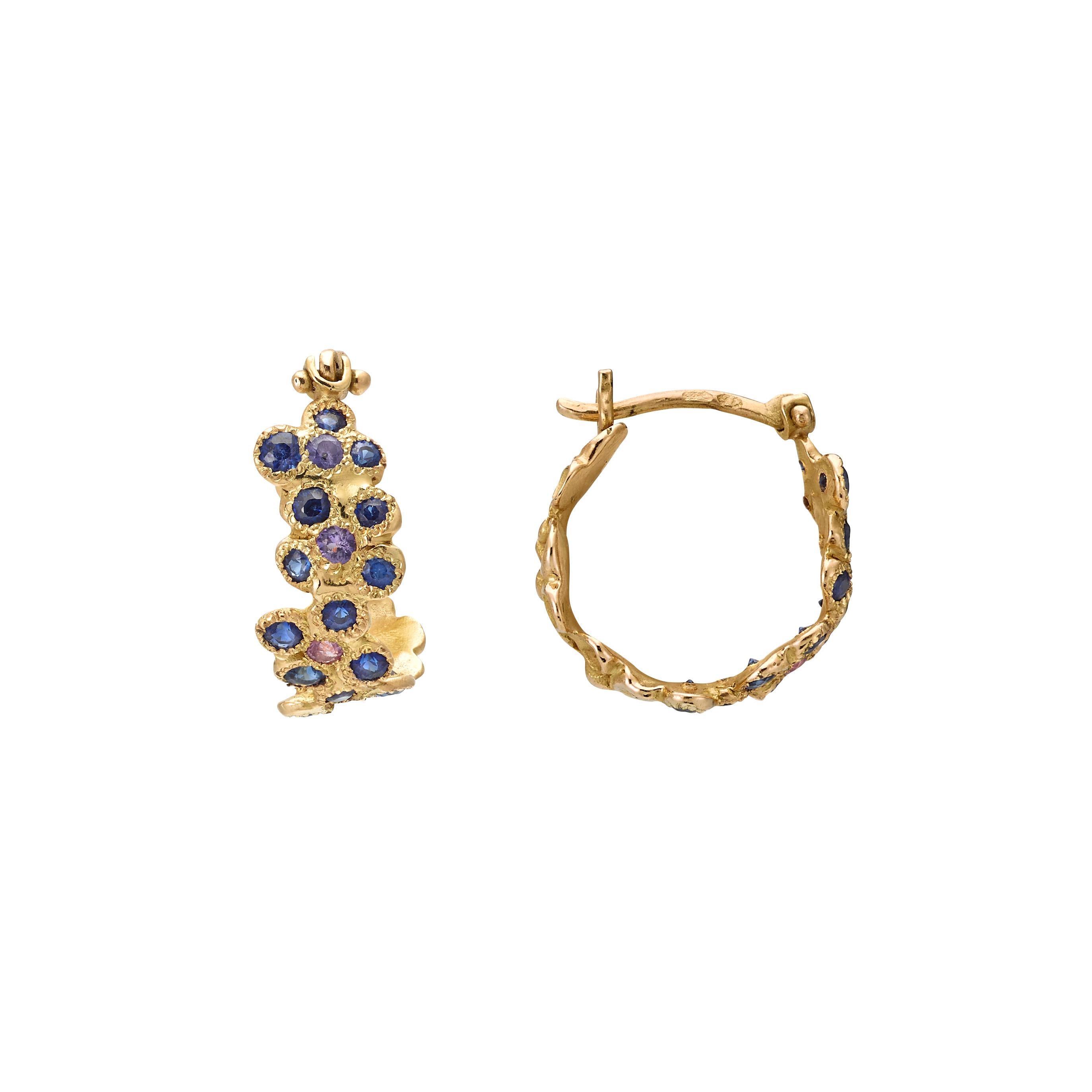 Contemporary 18 Karat Yellow Gold Blue Sapphire Pink Sapphire Flower Earrings  For Sale