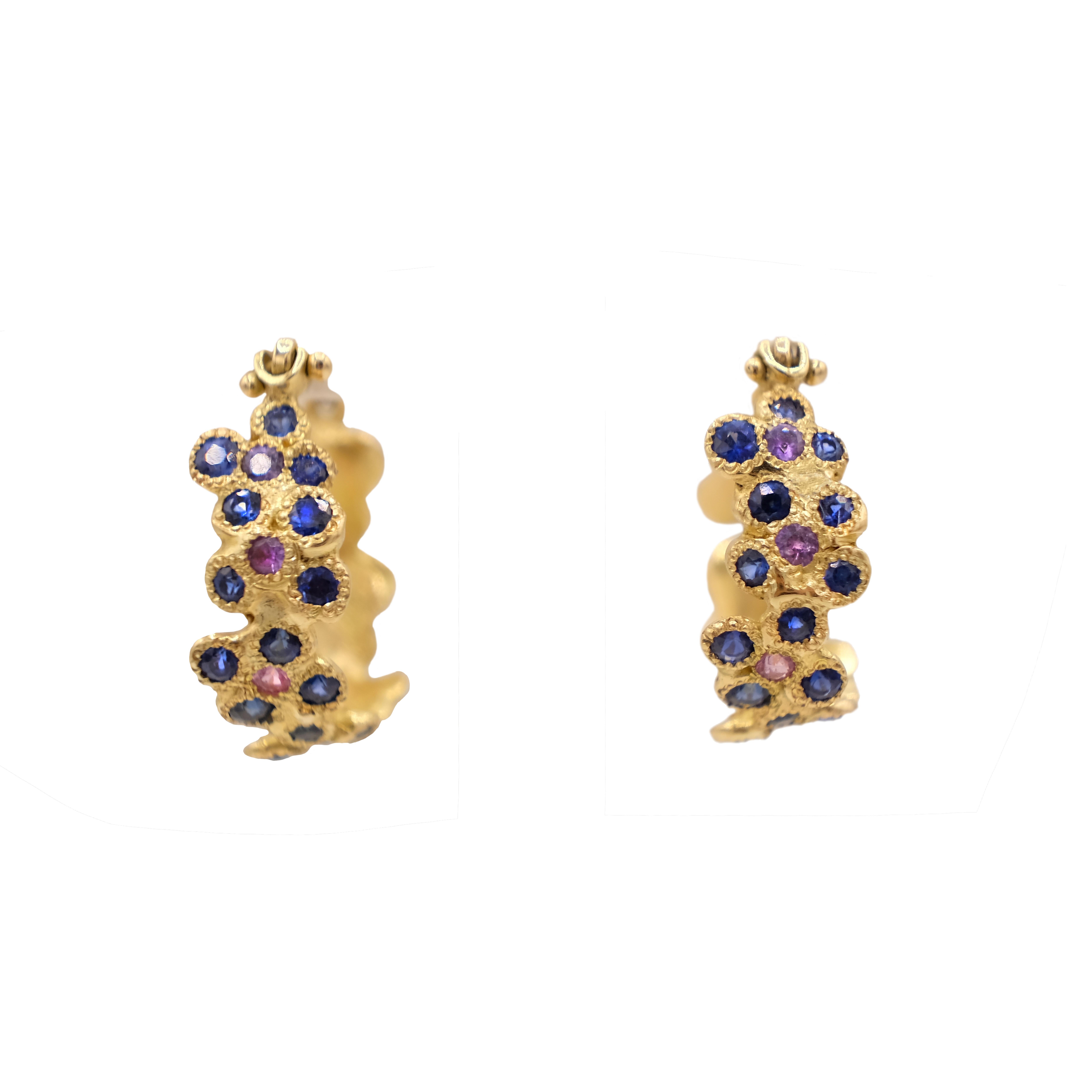 Round Cut 18 Karat Yellow Gold Blue Sapphire Pink Sapphire Flower Earrings  For Sale