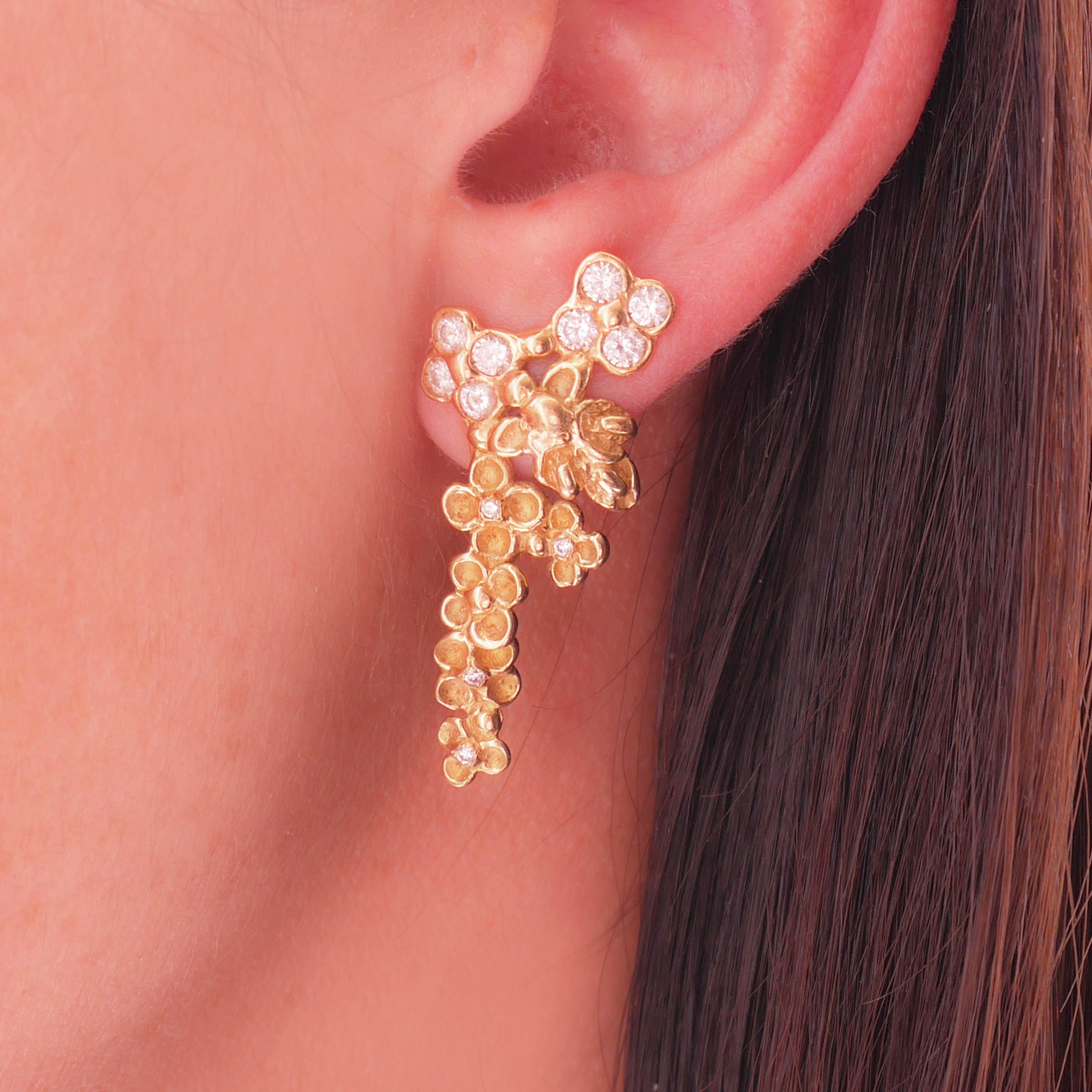 Expertly handcrafted in my Parisian atelier these earrings are made in 18 Karat yellow gold app. 10grm.
They are set with glistening white diamonds 1,13ct. Bell-back Alpa fastening for pierced ears.

The craftsmanship is entirely hand made with