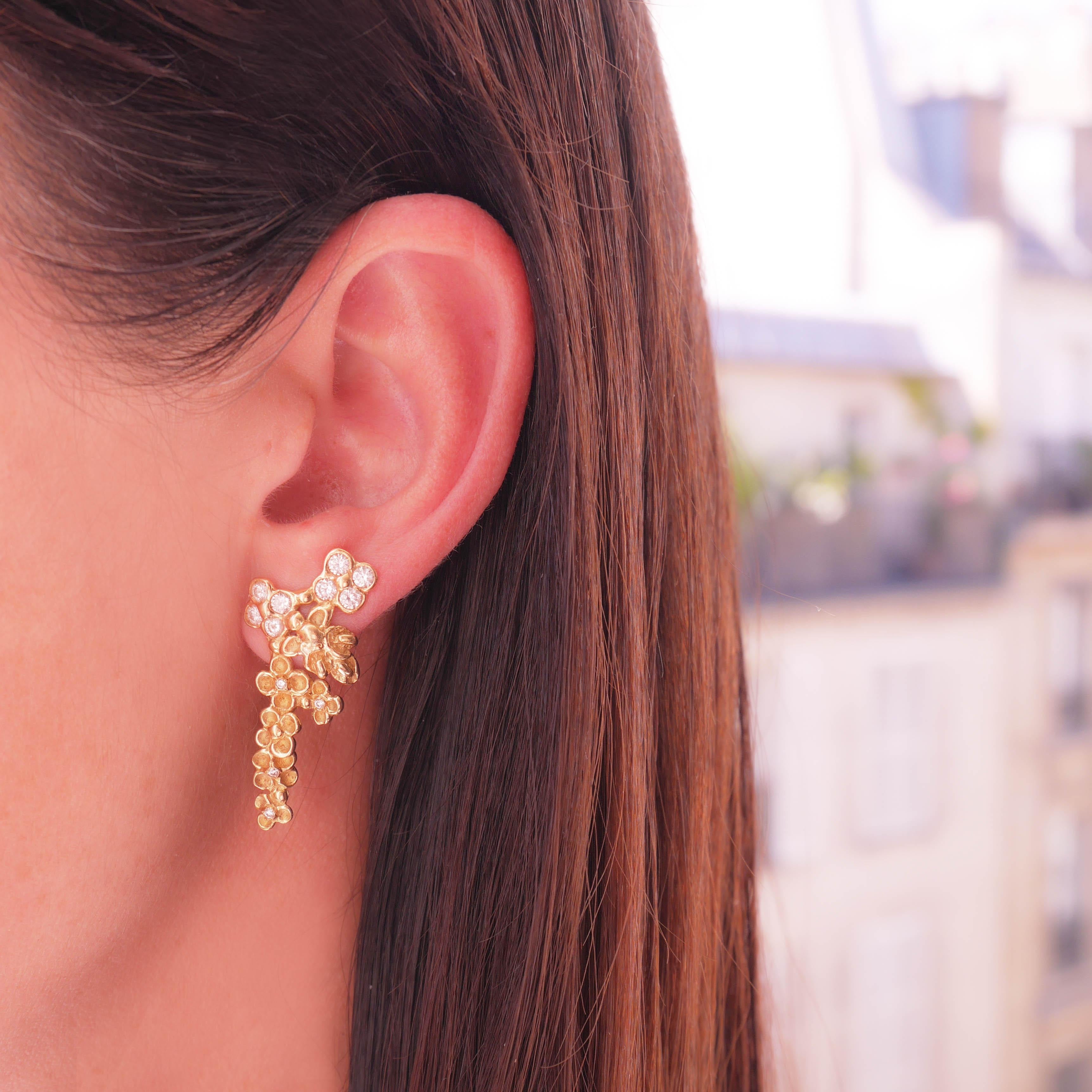 Women's Diamond 18 Karat Yellow Gold Earrings