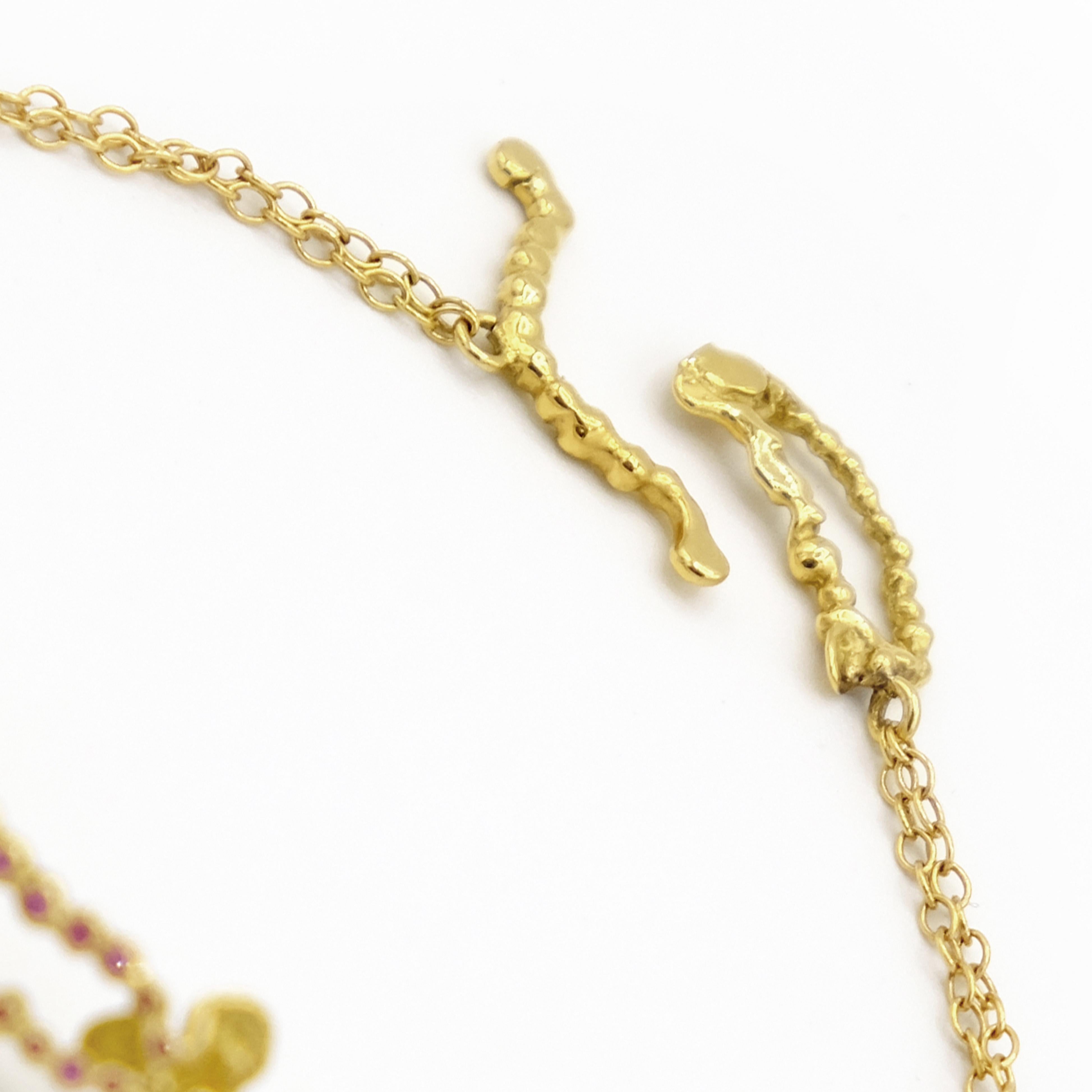 Round Cut Diamond Pink Sapphires 18 Karat Yellow Gold Chain Bracelet For Sale