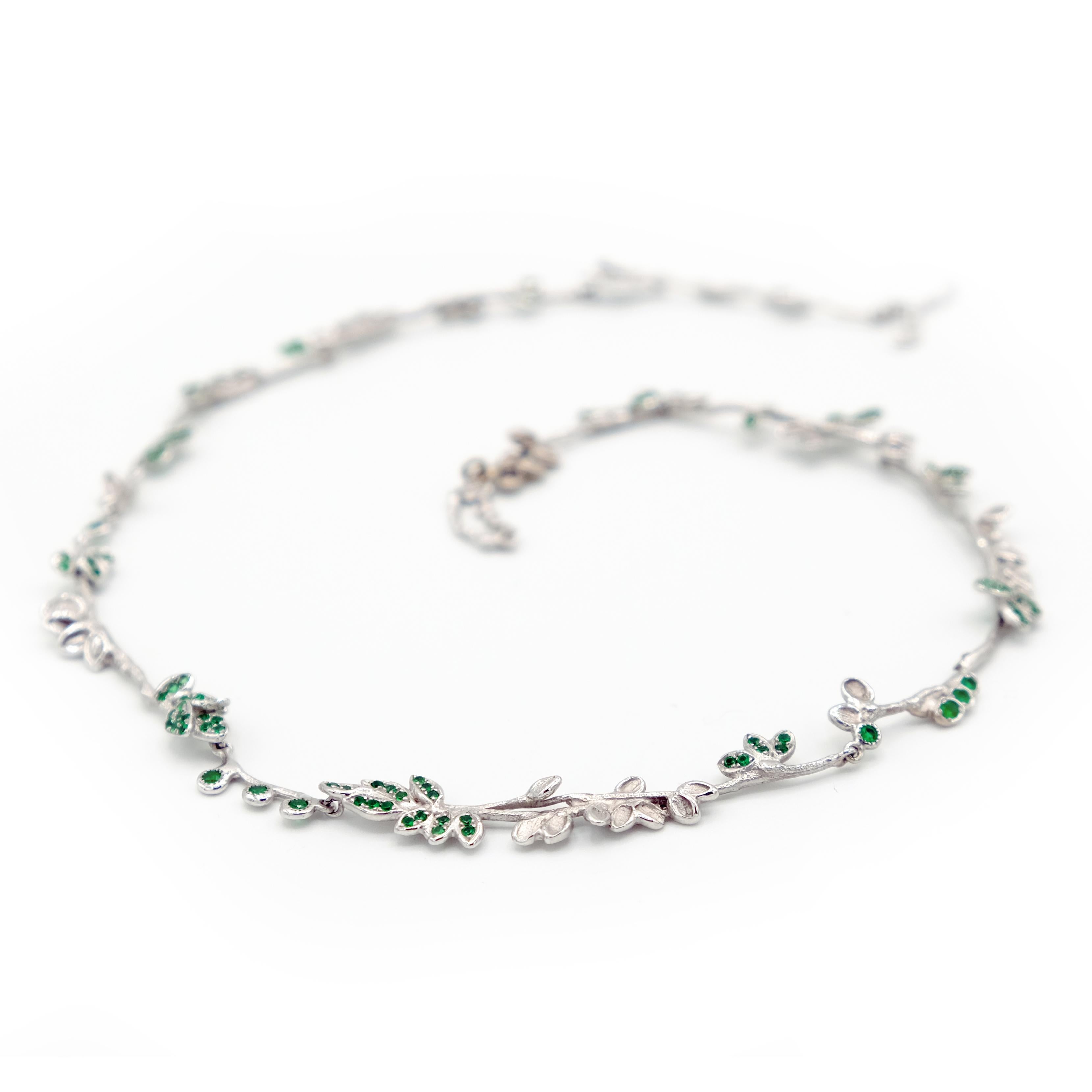 Contemporary Anais Rheiner Emerald 18 Karat White Gold Leaf Necklace For Sale