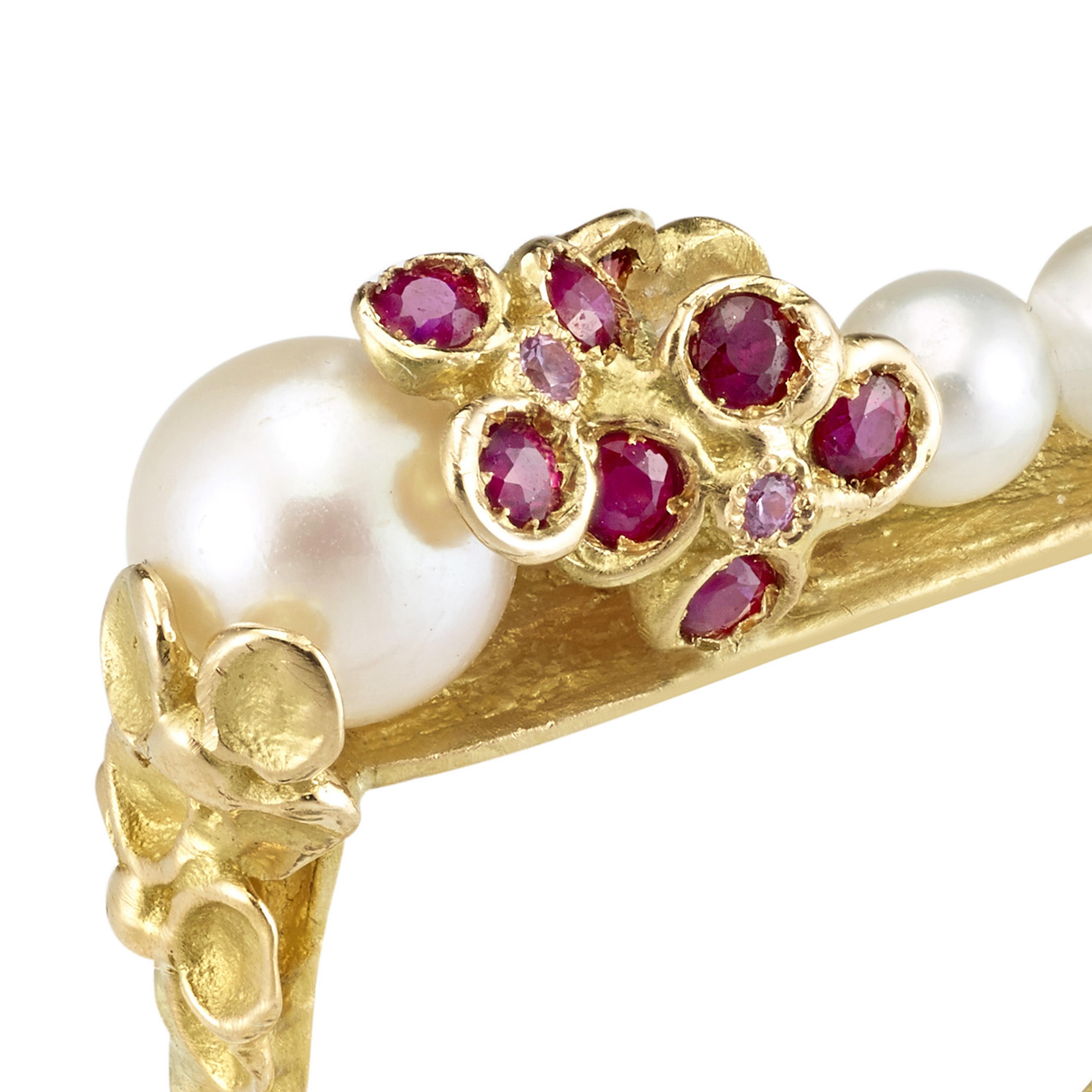 18 Karat Yellow Gold Ruby Sapphire Akoya Freshwater Pearl Cocktail Cluster Ring In New Condition For Sale In Paris, FR