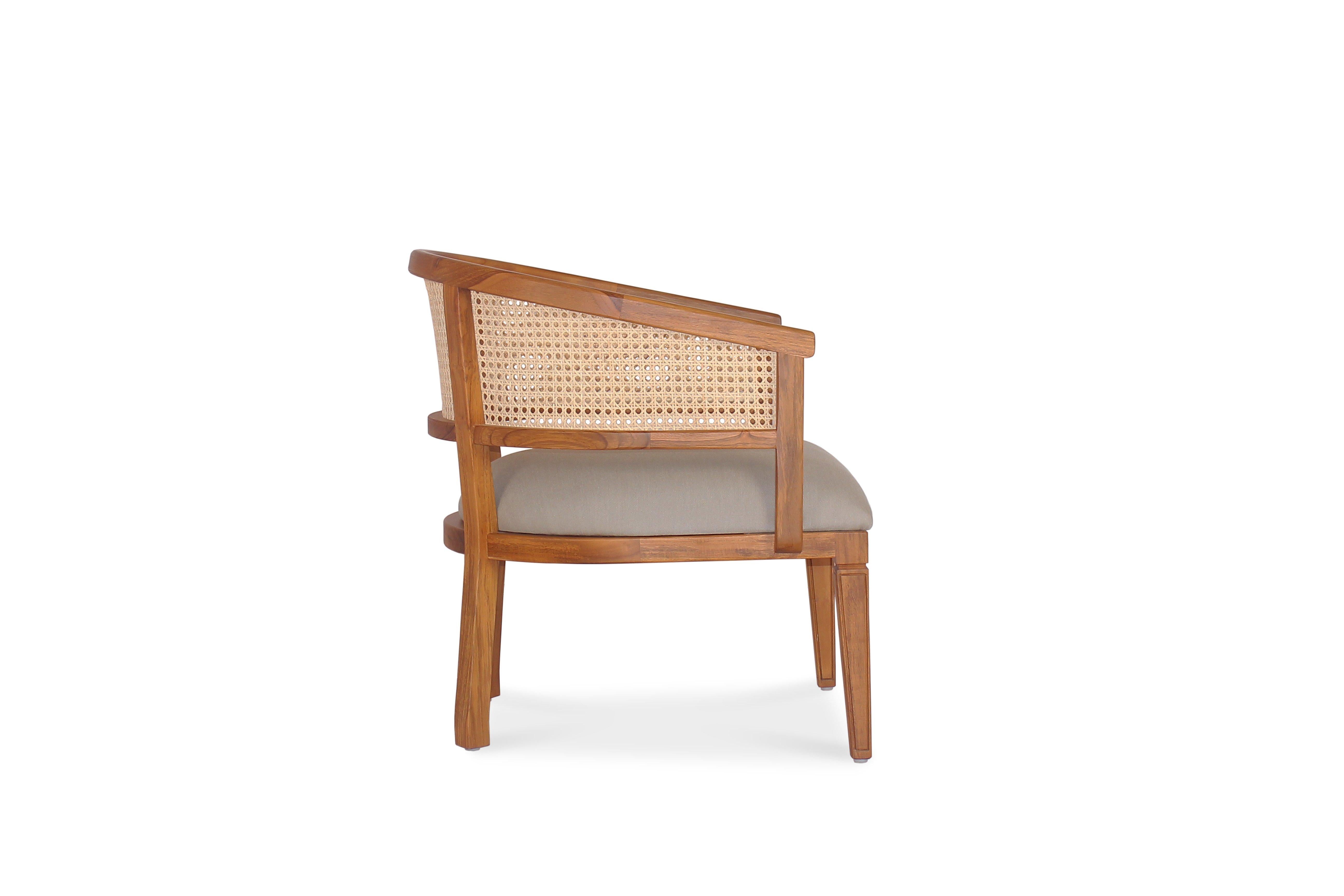 Anais is a premium class lounge chair made from the highest quality craftsmanship and is a throwback to a style of furniture from a hundred years ago that has inspired much of the Nestify philosophy. If you like the style of Singapore's 
