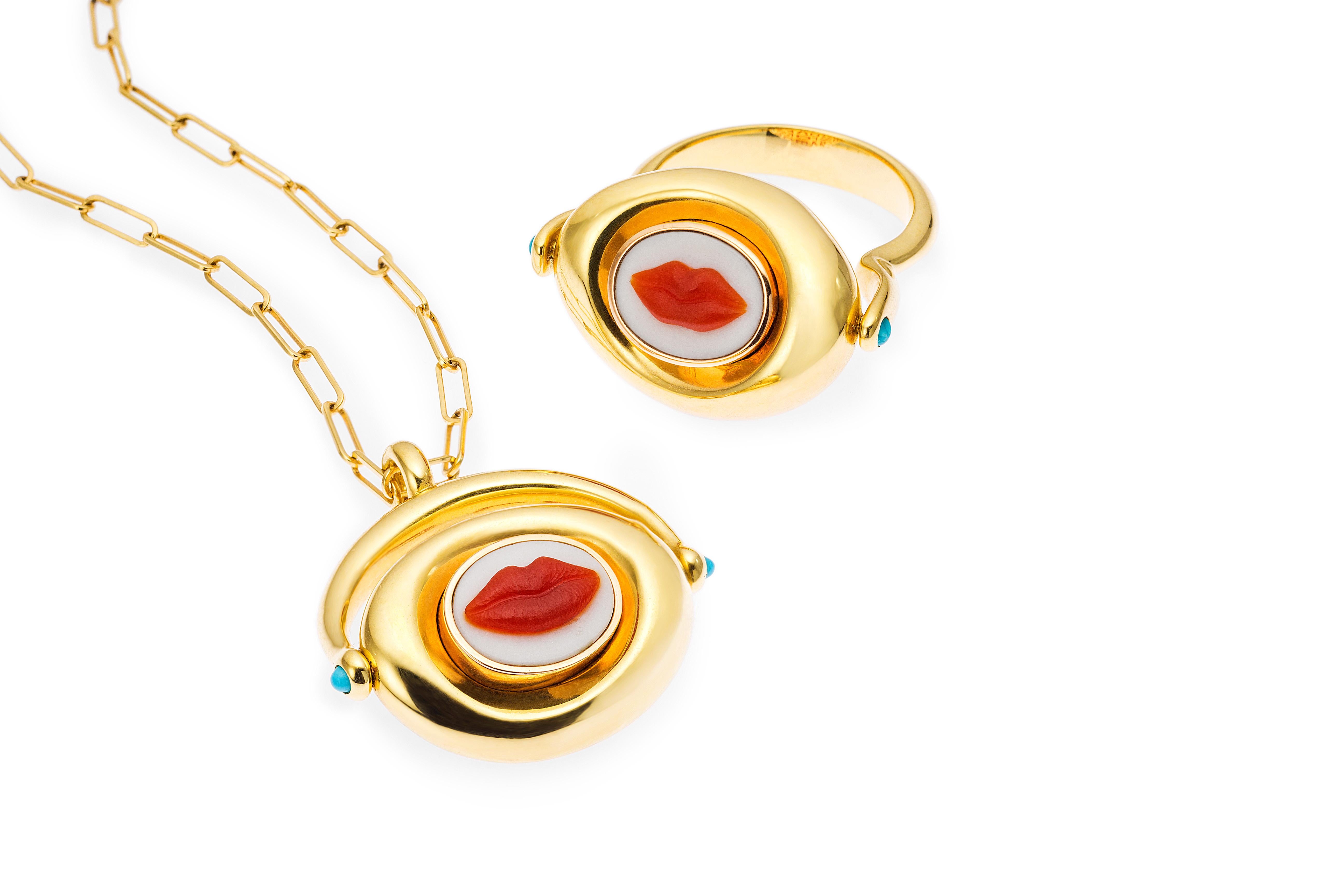 Contemporary AnaKatarina Brazilian Red Agate, 18k Gold, and Diamond 'Lips' Charm Bracelet For Sale