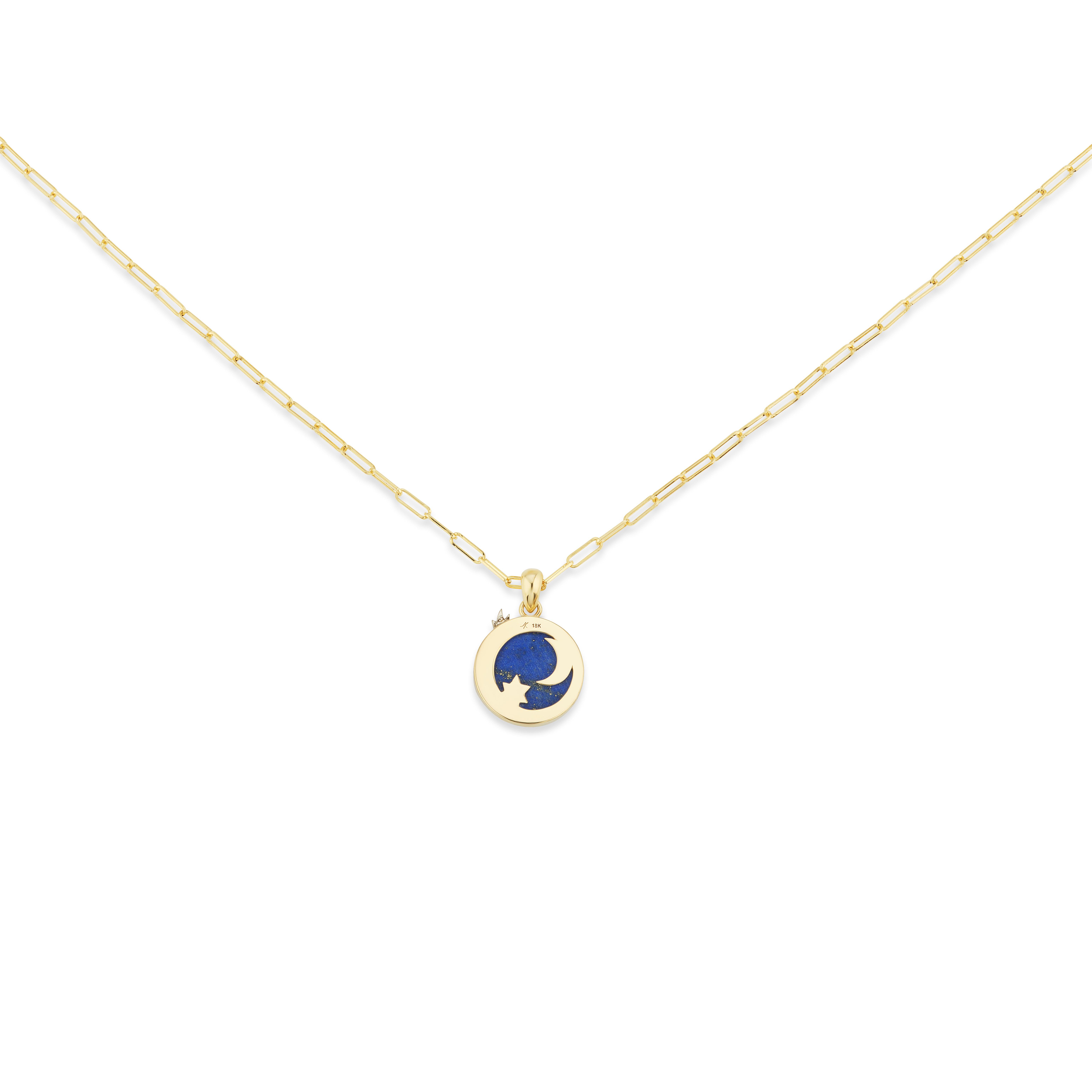 18k Gelbgold, chilenischer Lapis, & 049ct Diamanten

Design-Inspiration 

Der Air Mini-Anhänger verbindet die Trägerin mit der himmlischen Schönheit und der schöpferischen Kraft des Universums und repräsentiert die Sternzeichen Wassermann, Zwilling