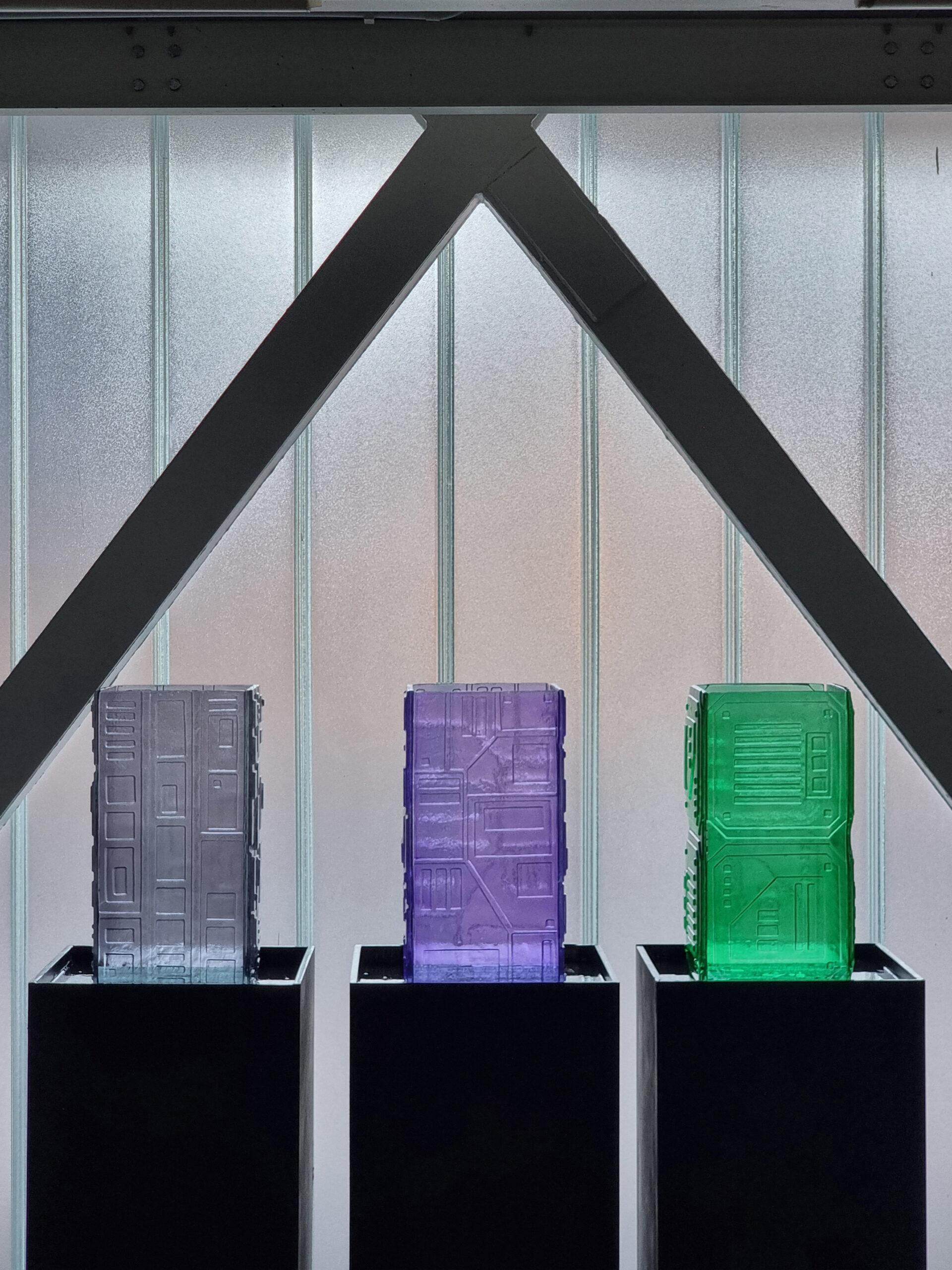 Grüne Analogische Sci-Fi-Vase von Mut Design im Zustand „Neu“ im Angebot in Geneve, CH