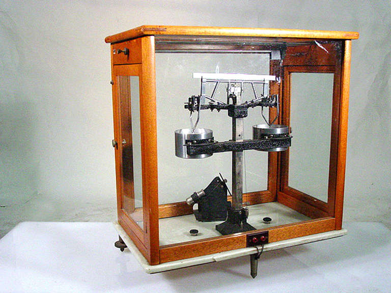Mid-Century Modern Analytical Beam Balance Scientific Scale in Glass Case For Sale