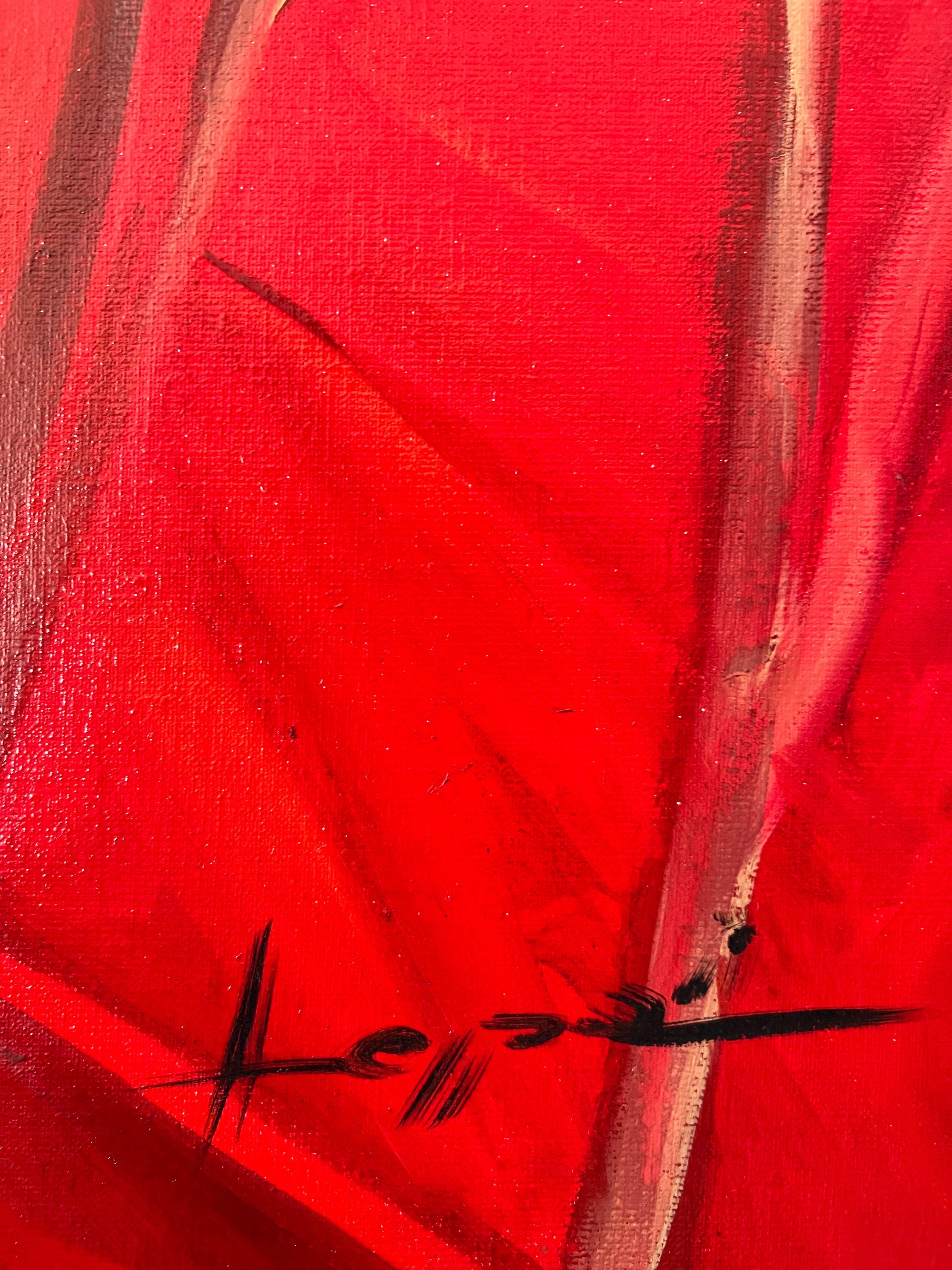 En esta obra de arte, dos figuras masculinas expresan intrincadamente una danza de deseo, prohibición y amor, sobre un lienzo saturado del intenso color rojo. Situada en el centro de la composición, rodeada de flores en tonos carmesí y bermellón, la