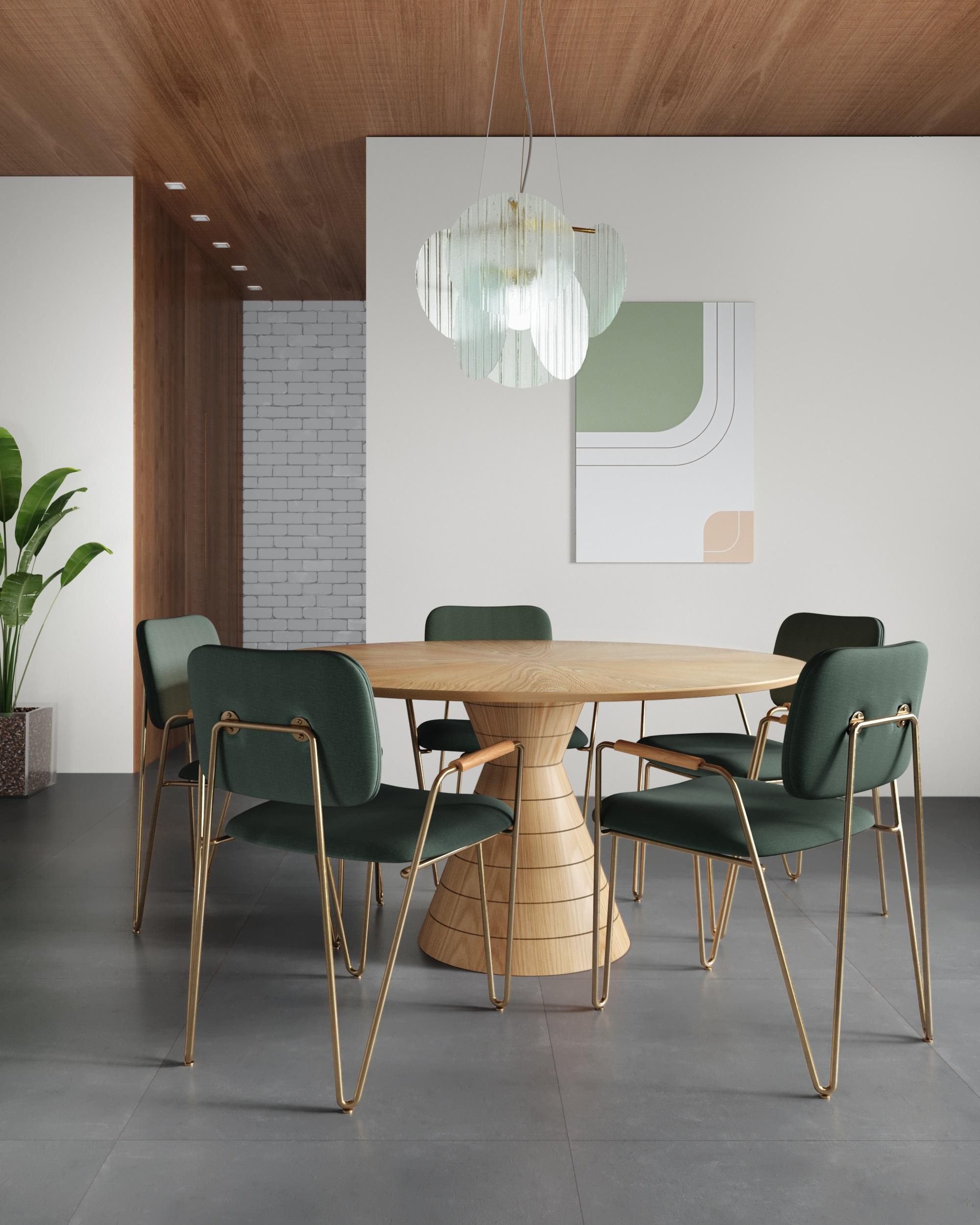 Anambé dining table is part of a very important project to develop poor Amazonian communities in the art of manufacturing design furniture using correctly the FSC certified wood produced in this region. Alessandra has travelled to Tapajós forest to