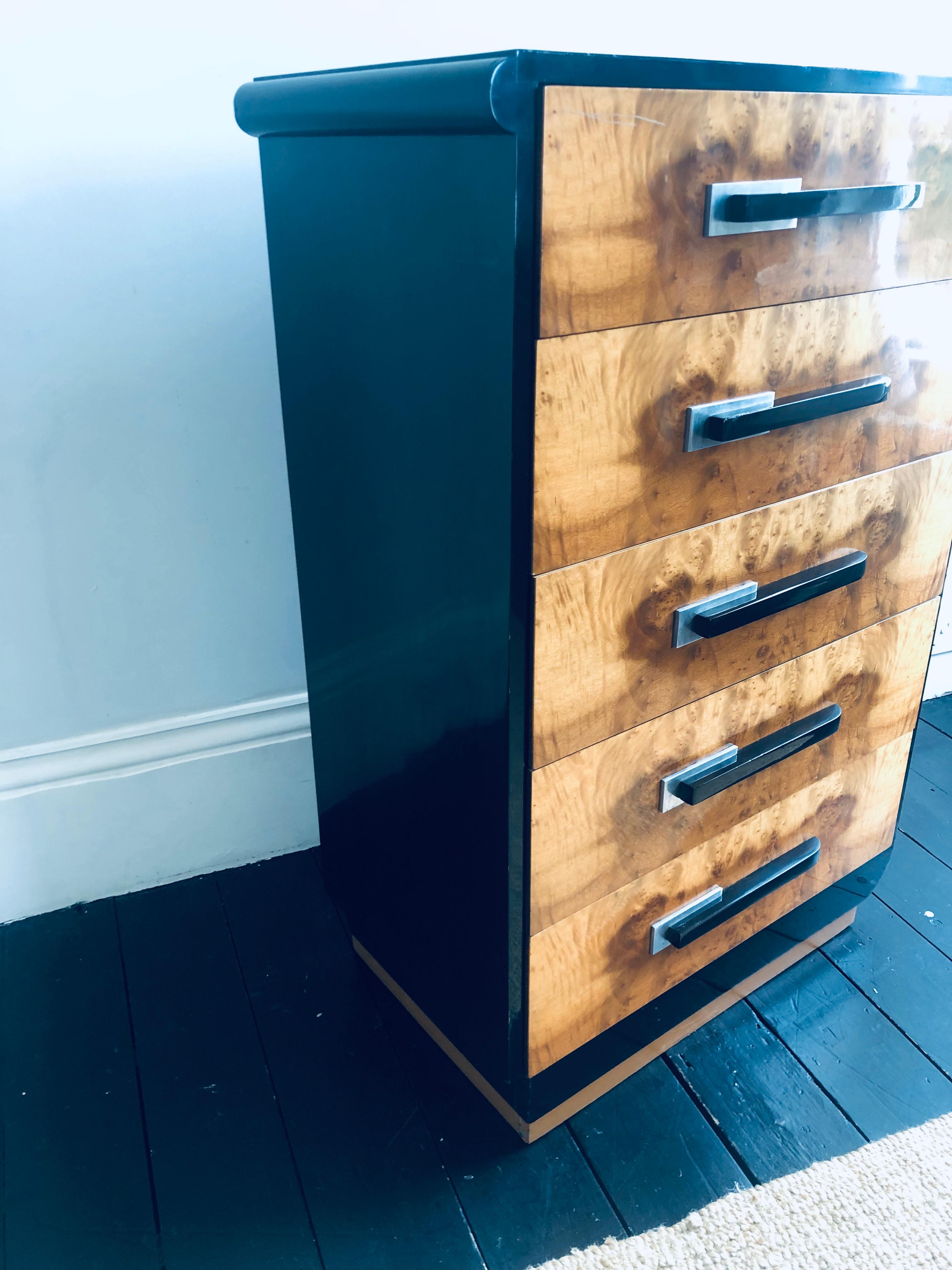 Anamerican Grand Rapids “Art Deco” Burr Birch and Ebonized Chest In Good Condition For Sale In London, GB