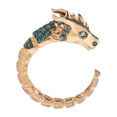 Ananta Sesha Ring aus 14 Karat Roségold mit blauem und schwarzem Diamanten