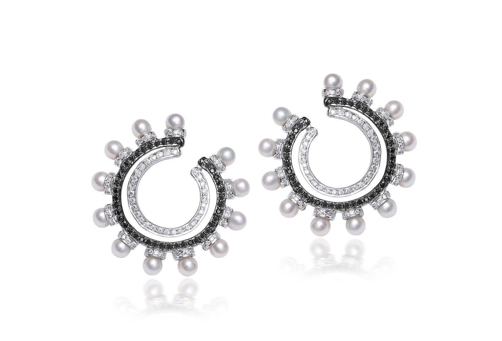 Modern Ananya Balance C-Clip Earrings Set with Pearls and Diamonds For Sale