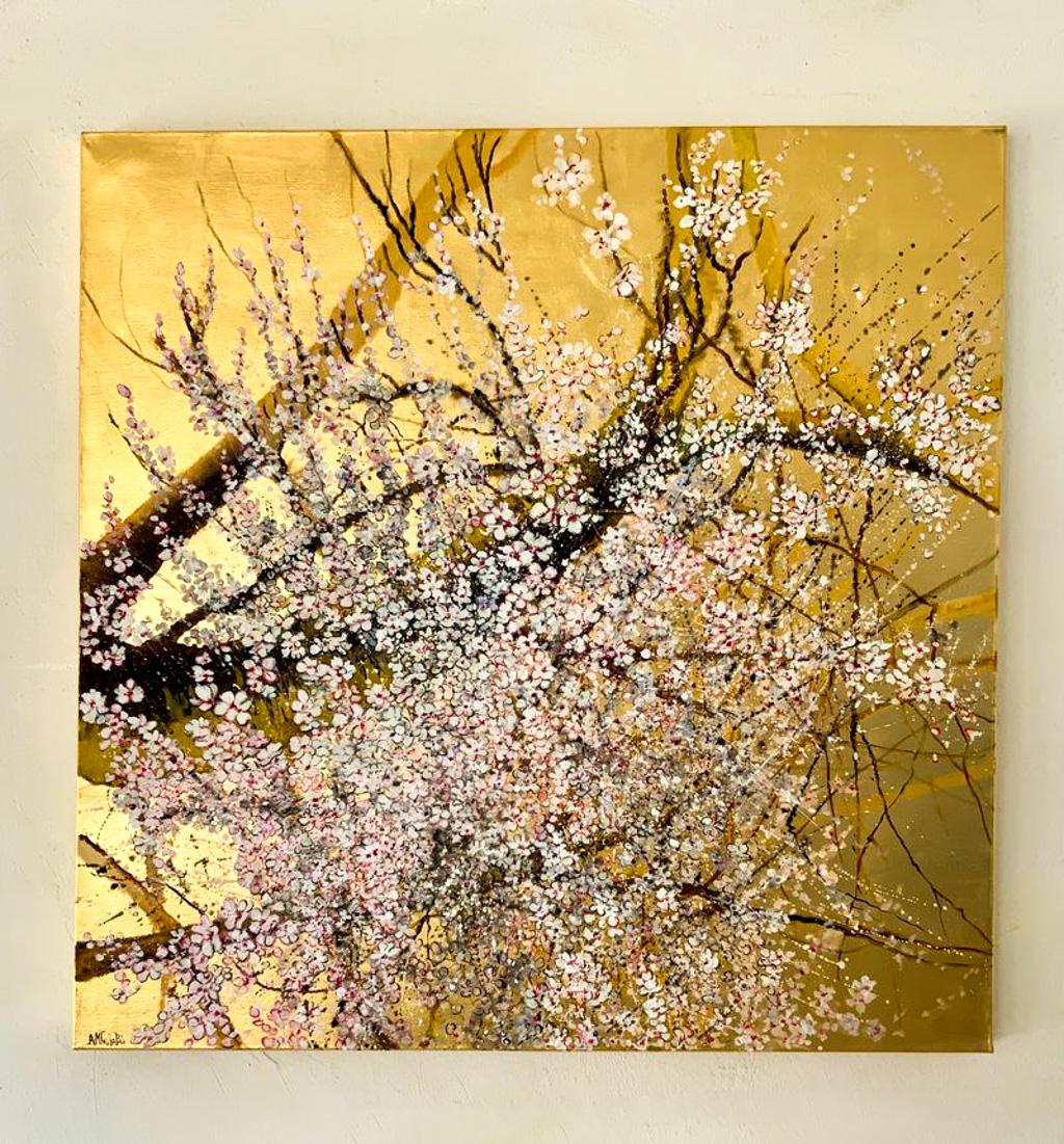 „Chasing the Morning Light“, Öl- und Blattgoldgemälde eines Kirschblütenbaums mit Kirschblütenblattverzierung (Zeitgenössisch), Painting, von Anastasia Gklava