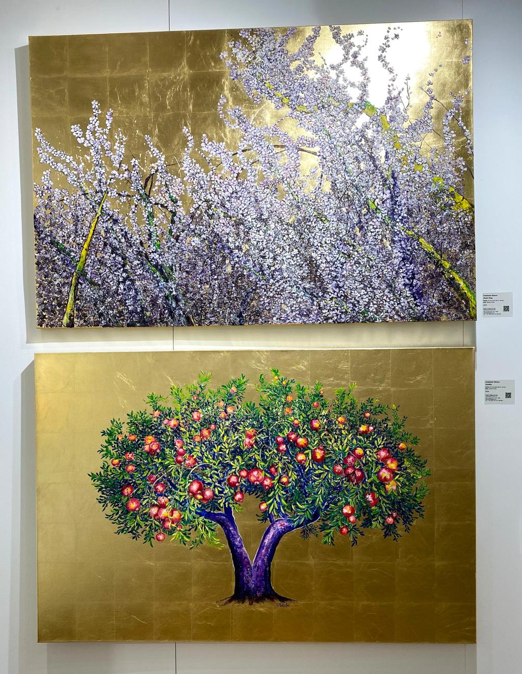 „Fertility“, Öl- und Blattgoldgemälde eines leuchtend leuchtenden Granatapfelbaums  – Painting von Anastasia Gklava