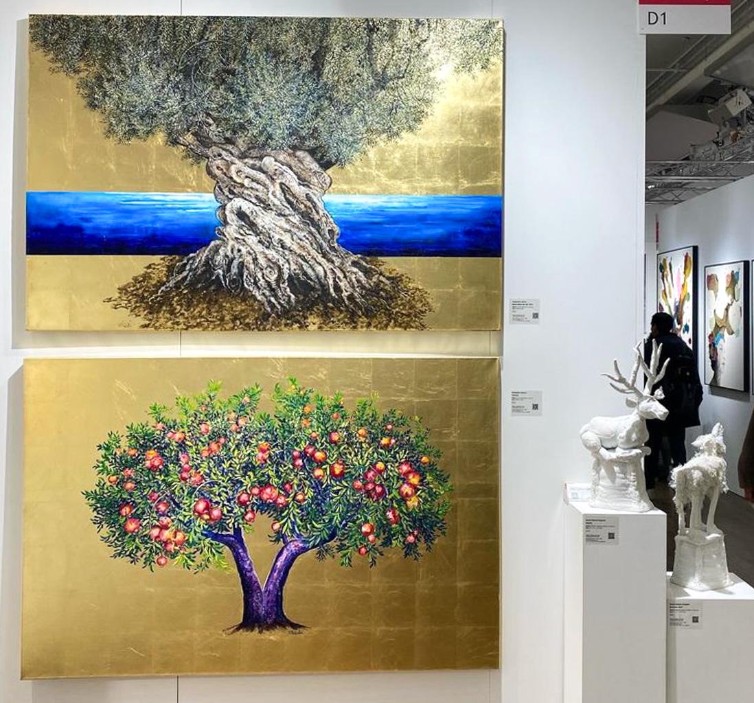 „Make Room for the Time“, Öl- und Blattgoldgemälde mit Olivenbaum und blauem Meer, Öl (Zeitgenössisch), Painting, von Anastasia Gklava