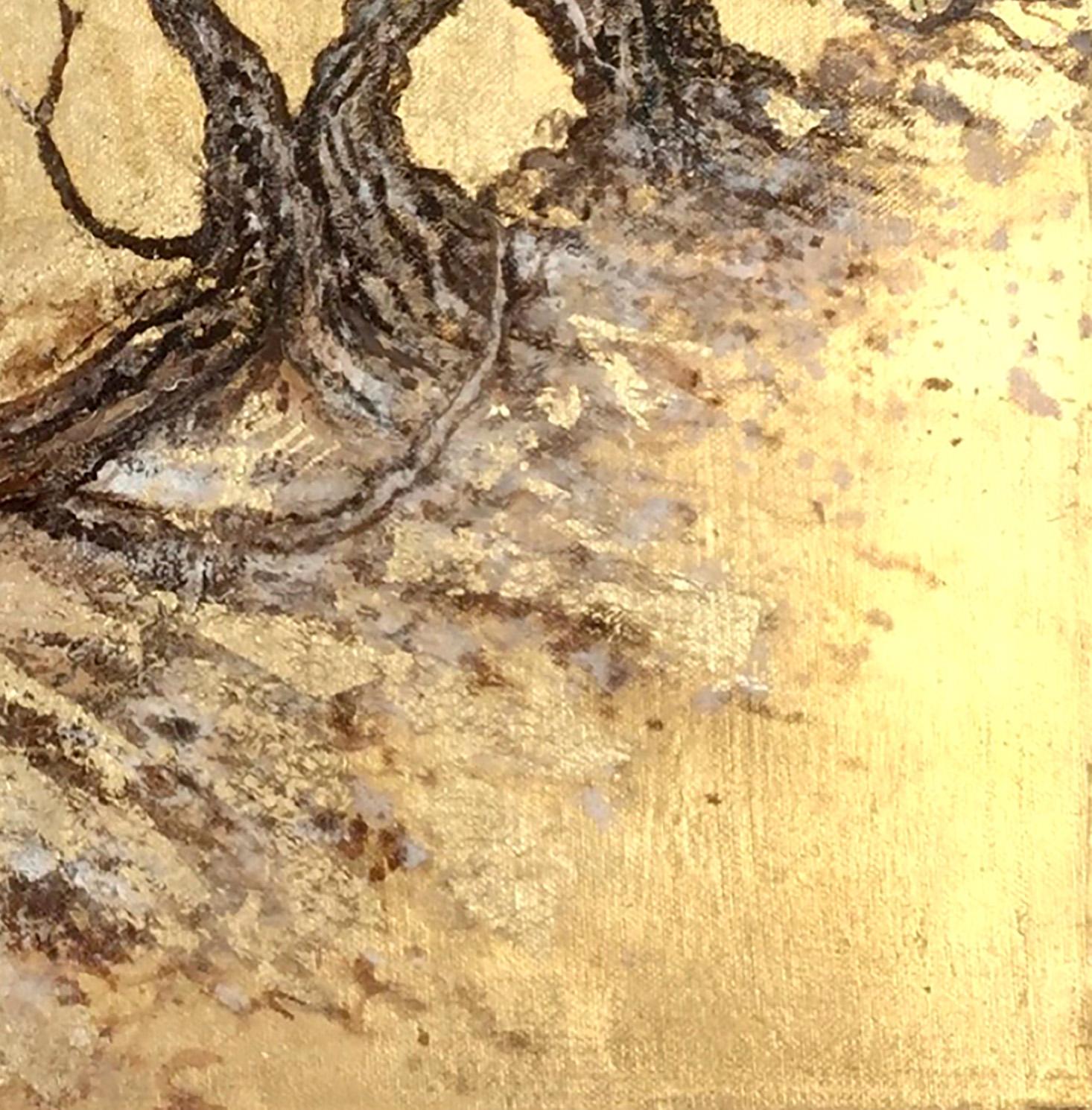 « Majestic Trees Embrace », peinture à l'huile et à la feuille d'or, arbres, nature verte, paysage en vente 4