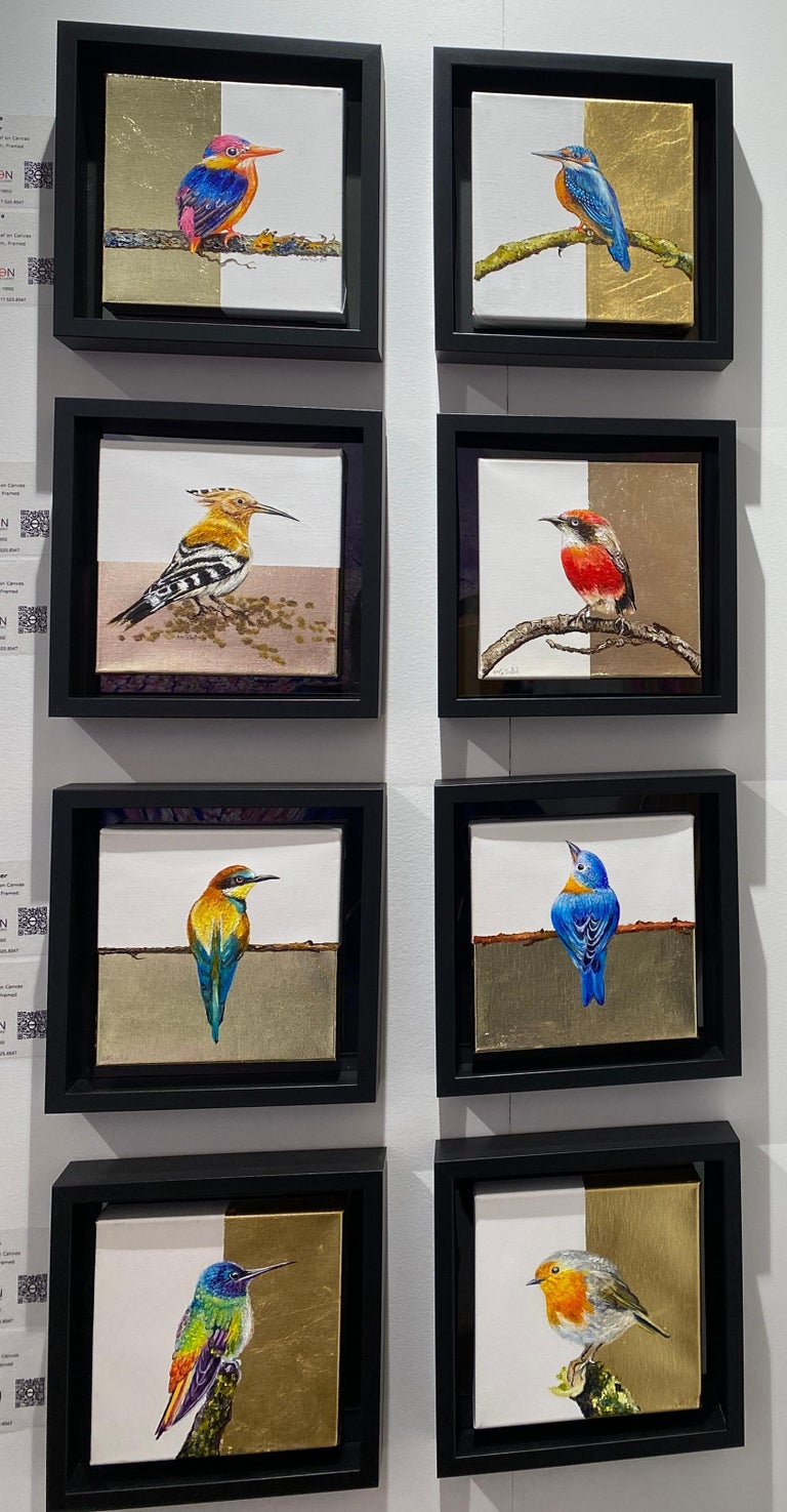 Anastasia Gklava - « Parkling Violetear », peinture d'oiseau réaliste aux  couleurs arc-en-ciel, huile et feuille d'or en vente sur 1stDibs France, image size:768x1475