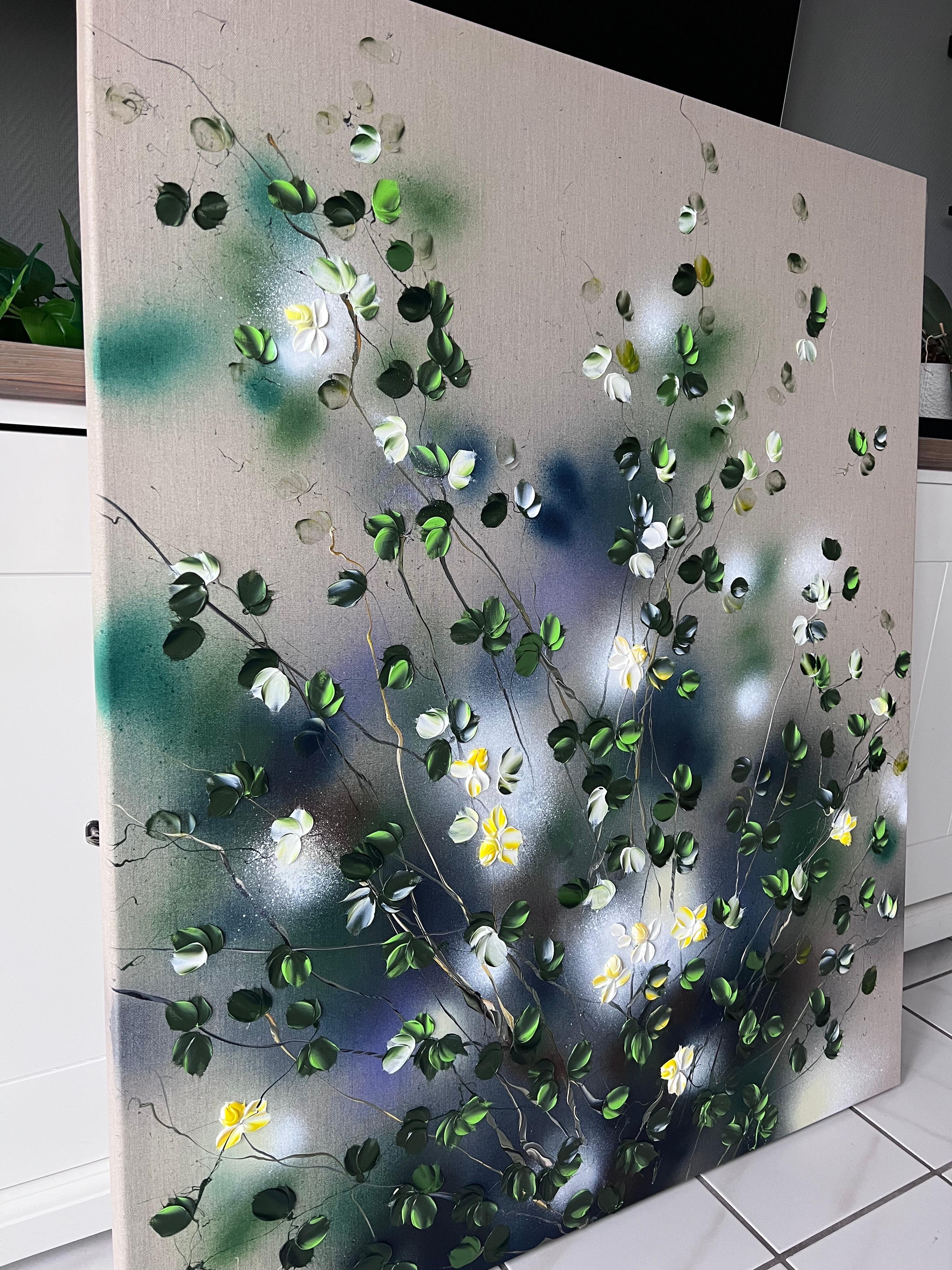 Fleurs jaunes -  Très grande peinture impressionniste sur toile de lin avec roses - Gris Abstract Painting par Anastassia Skopp