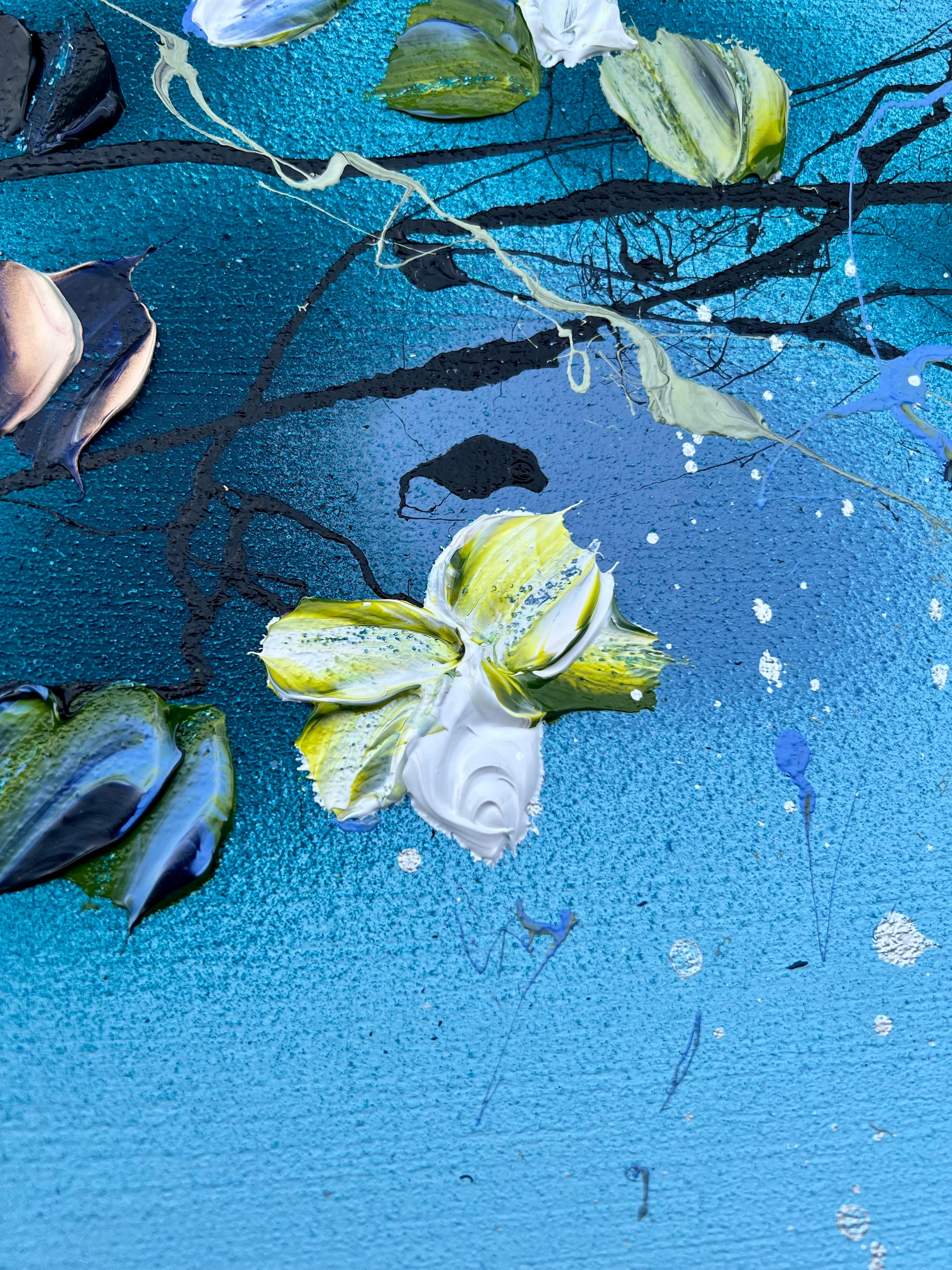 Œuvre d'art florale bleue, ciel bleu II en vente 6