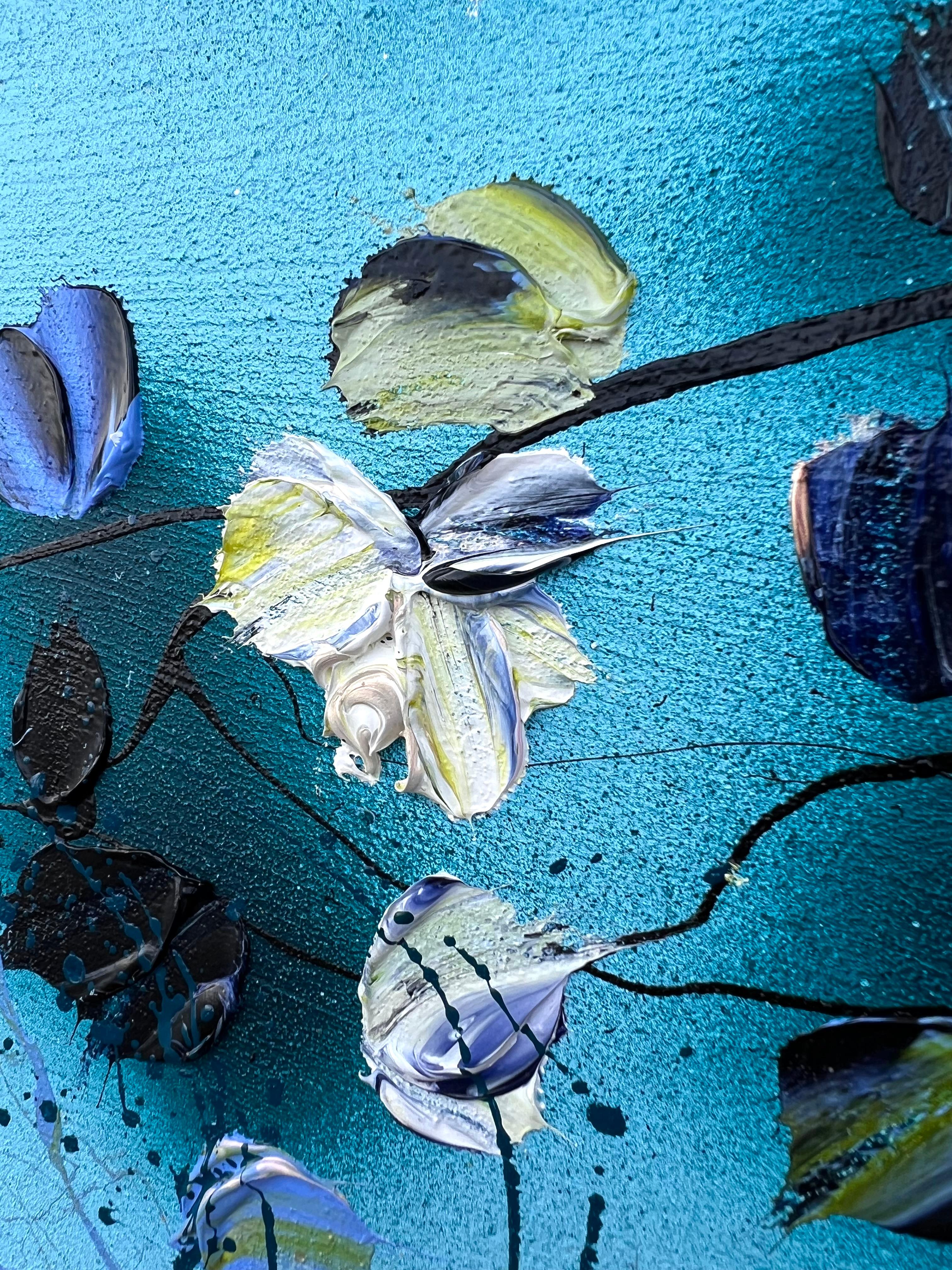 Œuvre d'art florale bleue, ciel bleu II en vente 2