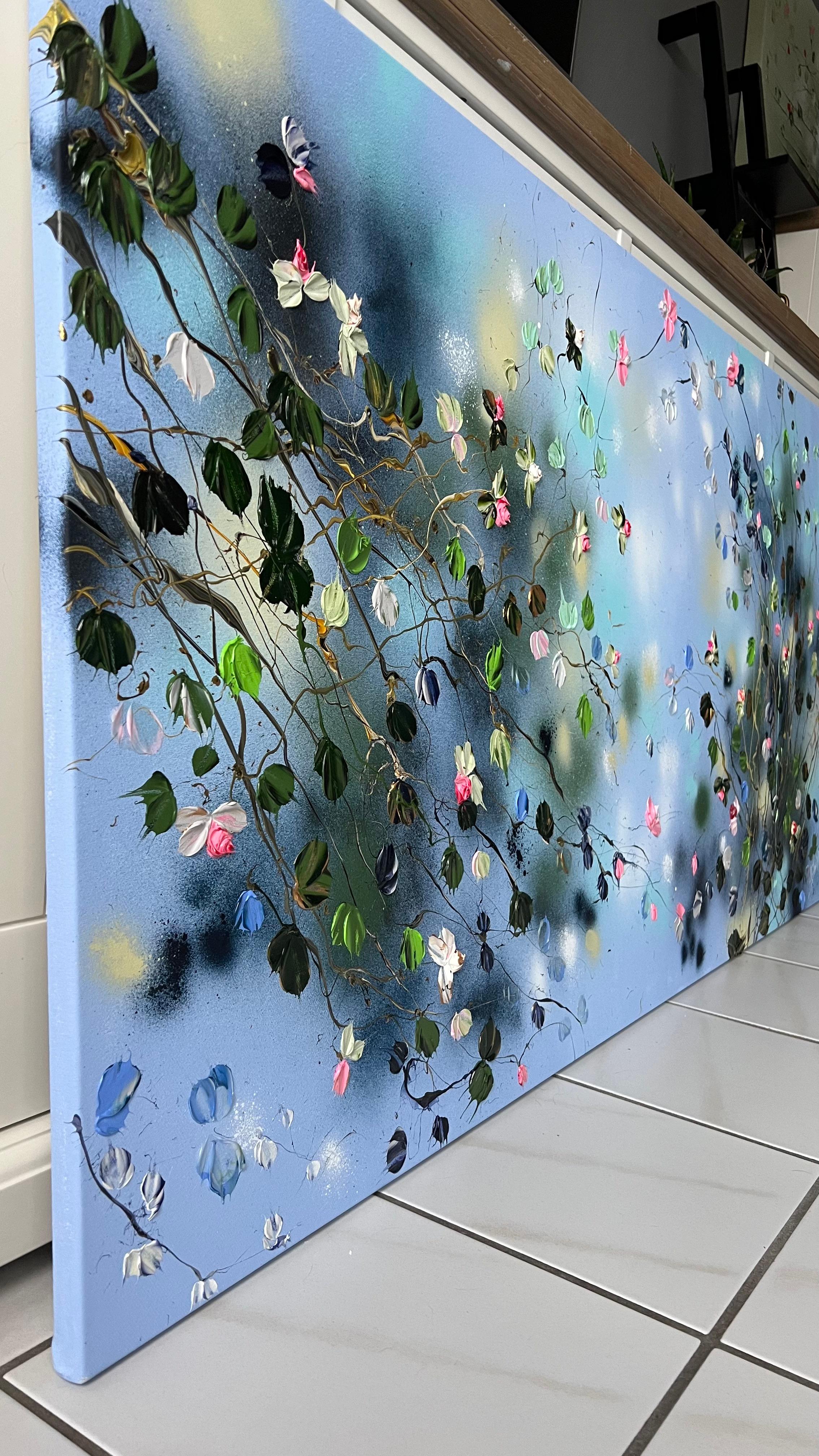 « Floral Minuet in Pastel Blue », art horizontal texturé floral de très grandes dimensions - Painting de Anastassia Skopp