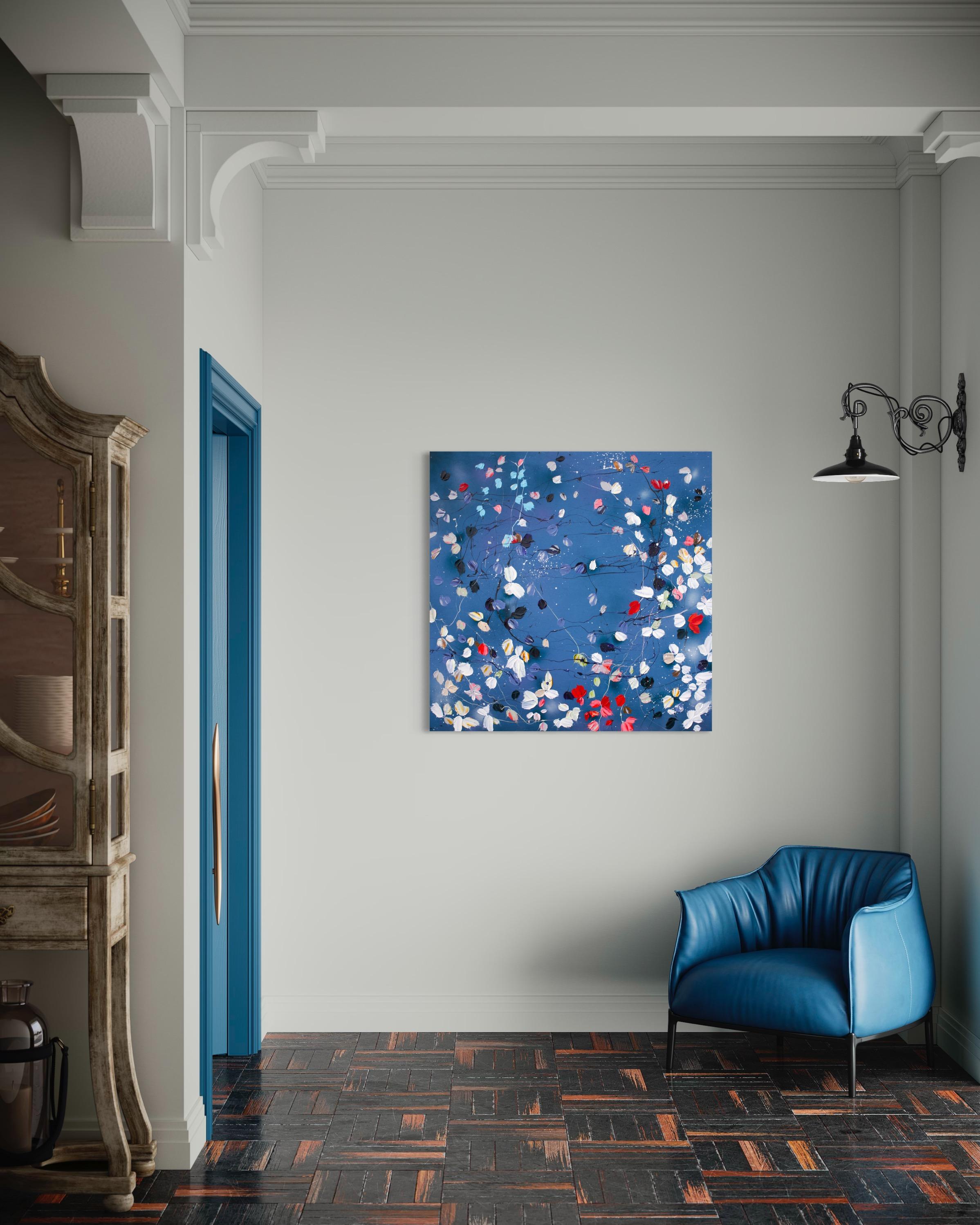 Grande peinture carrée bleue florale « Floral September » - Painting de Anastassia Skopp