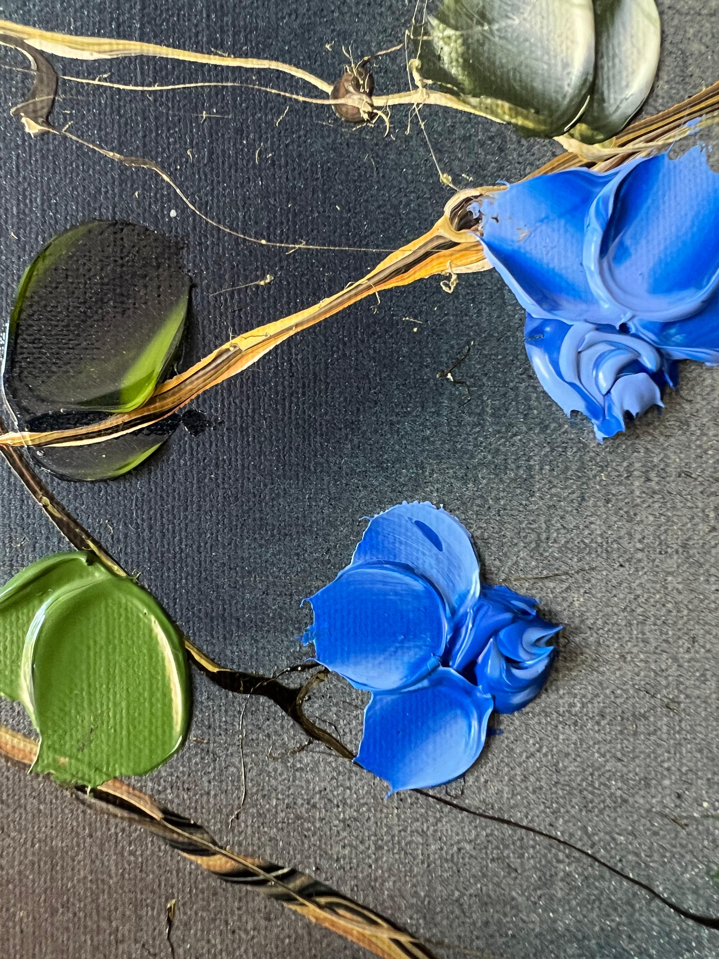 Ikebana - pintura impresionista con rosas azules sobre lienzo de lino en venta 12