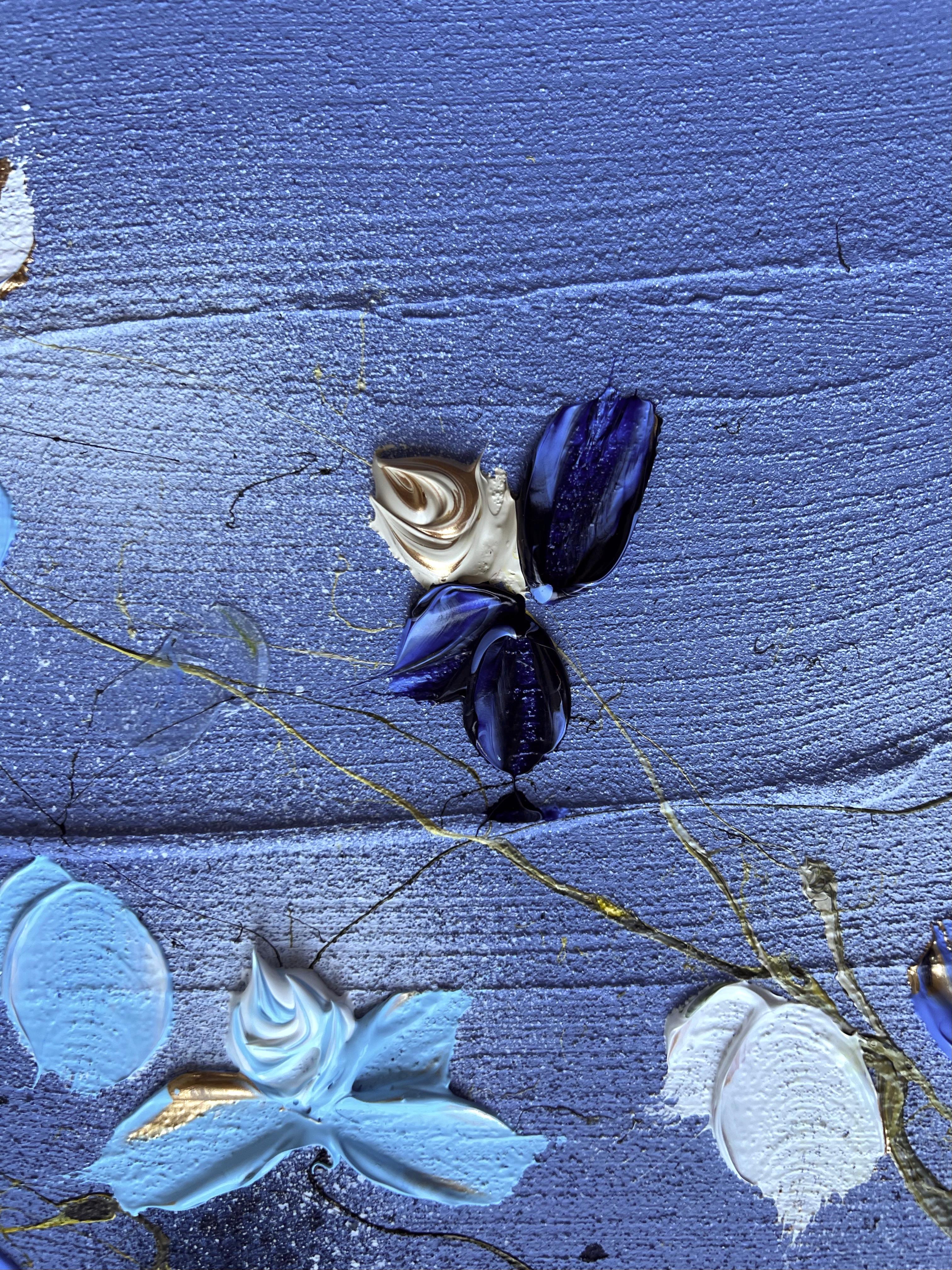 „Powder Blue Roses II“ Landschafts-Blumenkunst im Landschaftsformat im Angebot 10