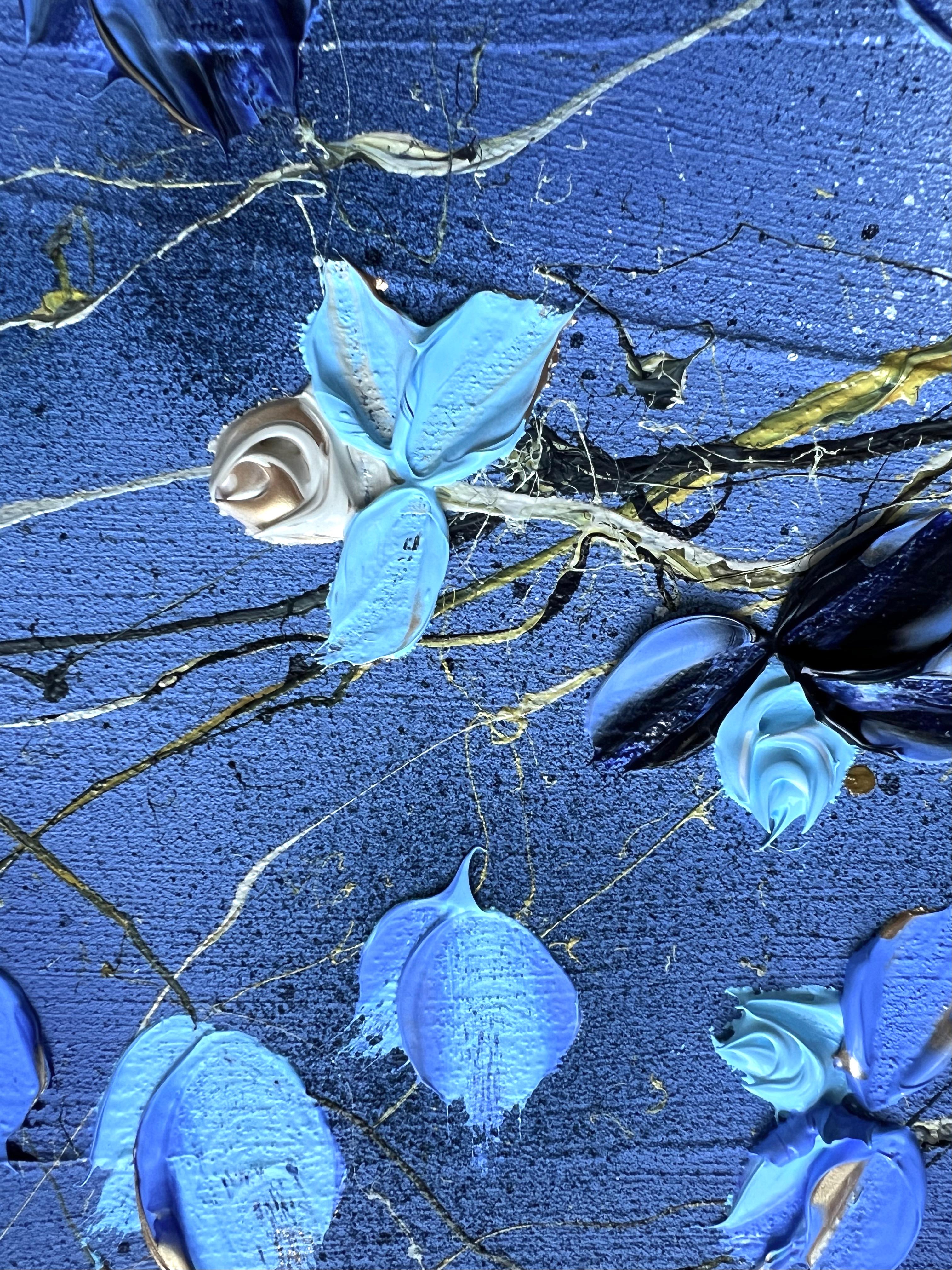 „Powder Blue Roses II“ Landschafts-Blumenkunst im Landschaftsformat im Angebot 16