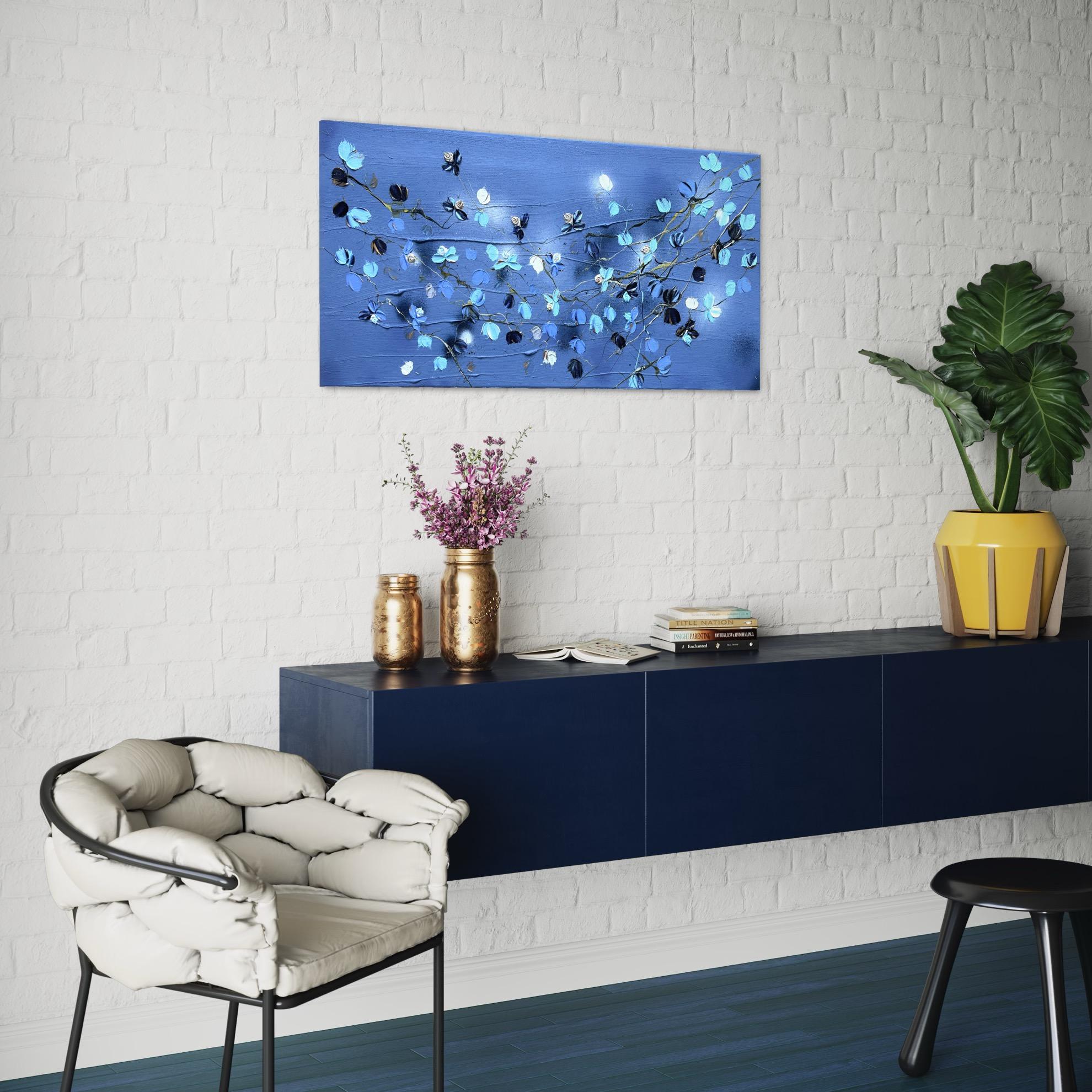 „Powder Blue Roses II“ Landschafts-Blumenkunst im Landschaftsformat (Abstrakt), Painting, von Anastassia Skopp