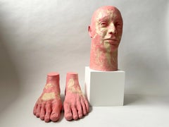 Figurative Skulptur aus Steingut: „ Leave your shoes and hat at the door“