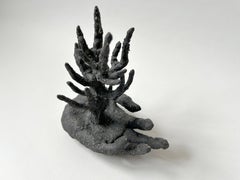 Escultura figurativa de gres: 'Crecimiento en bruto'