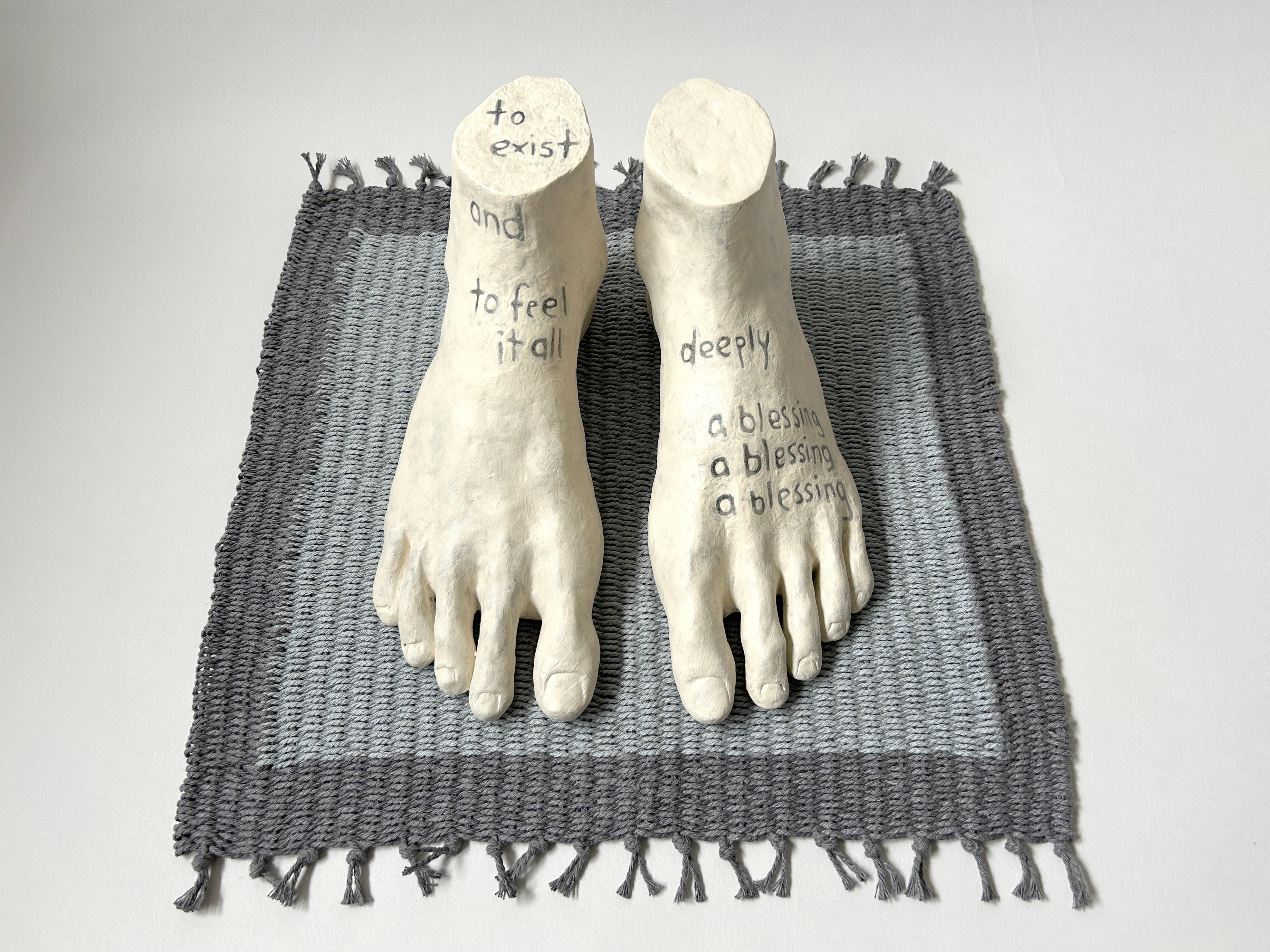 Escultura figurativa de gres: "Existir