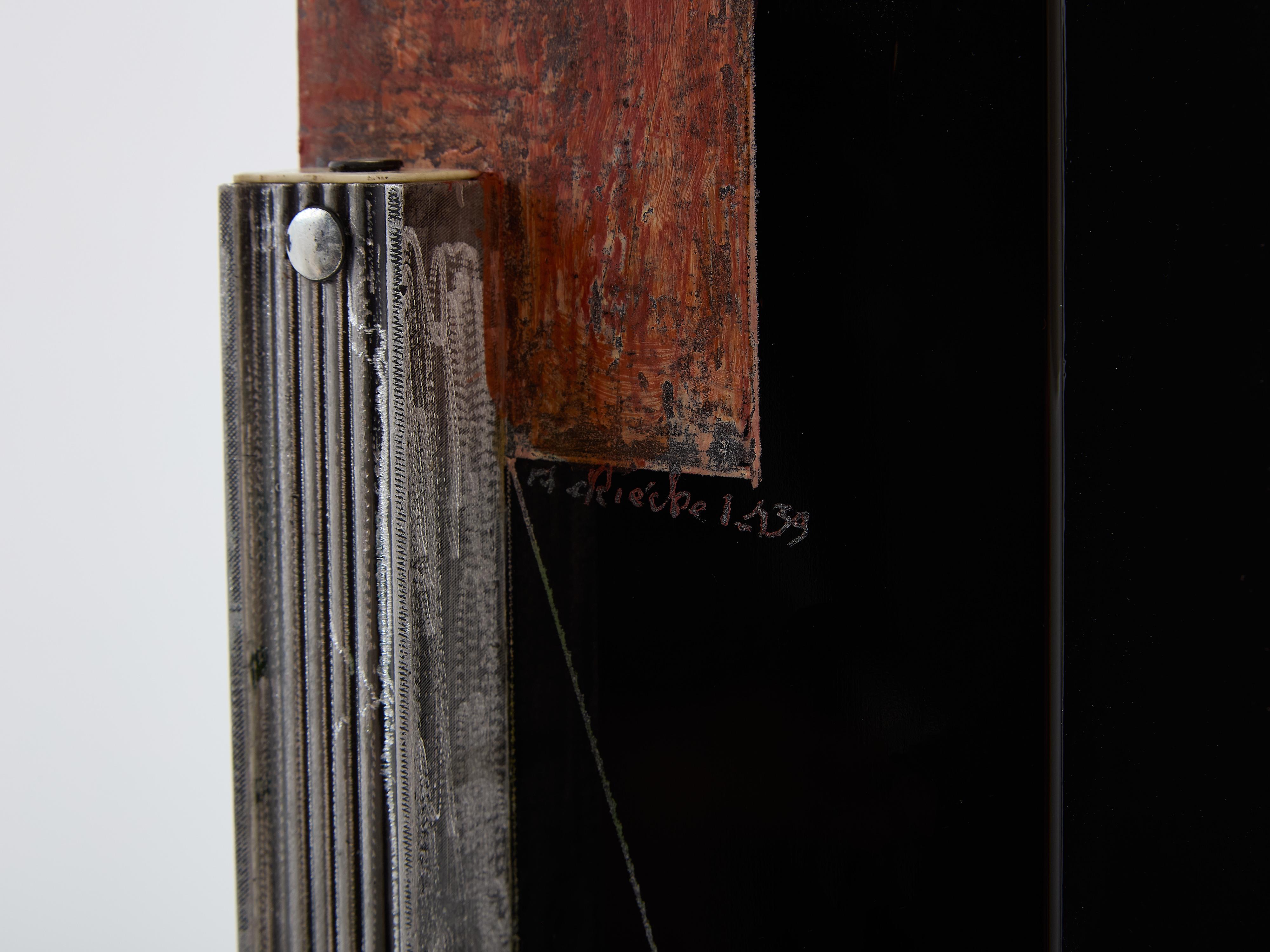 Art Déco Anatole Riecke Art Deco vaso alto in vetro opalino nero rosso 1939 in vendita