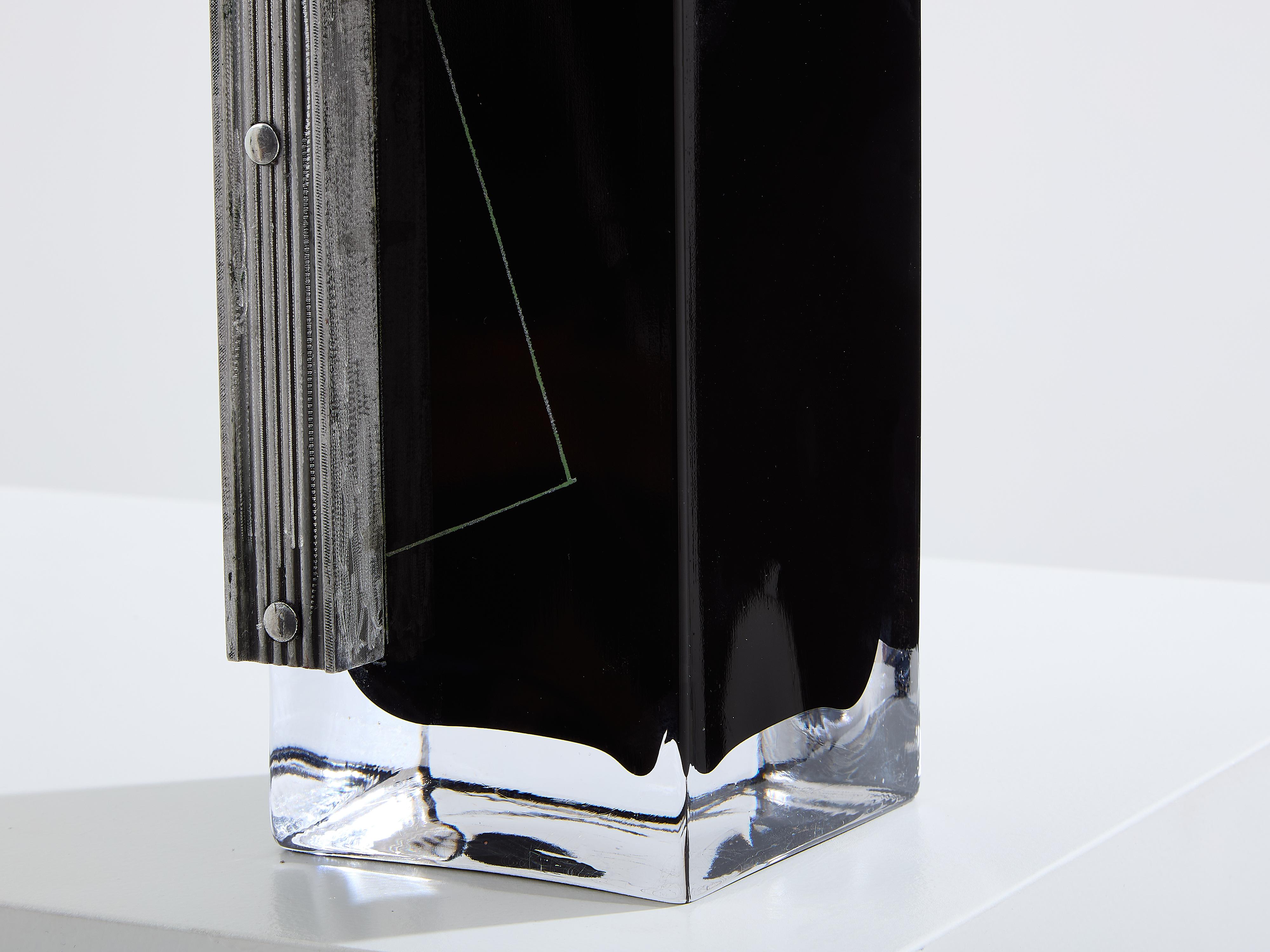 Anatole Riecke Art Deco vaso alto in vetro opalino nero rosso 1939 In condizioni buone in vendita a Paris, IDF