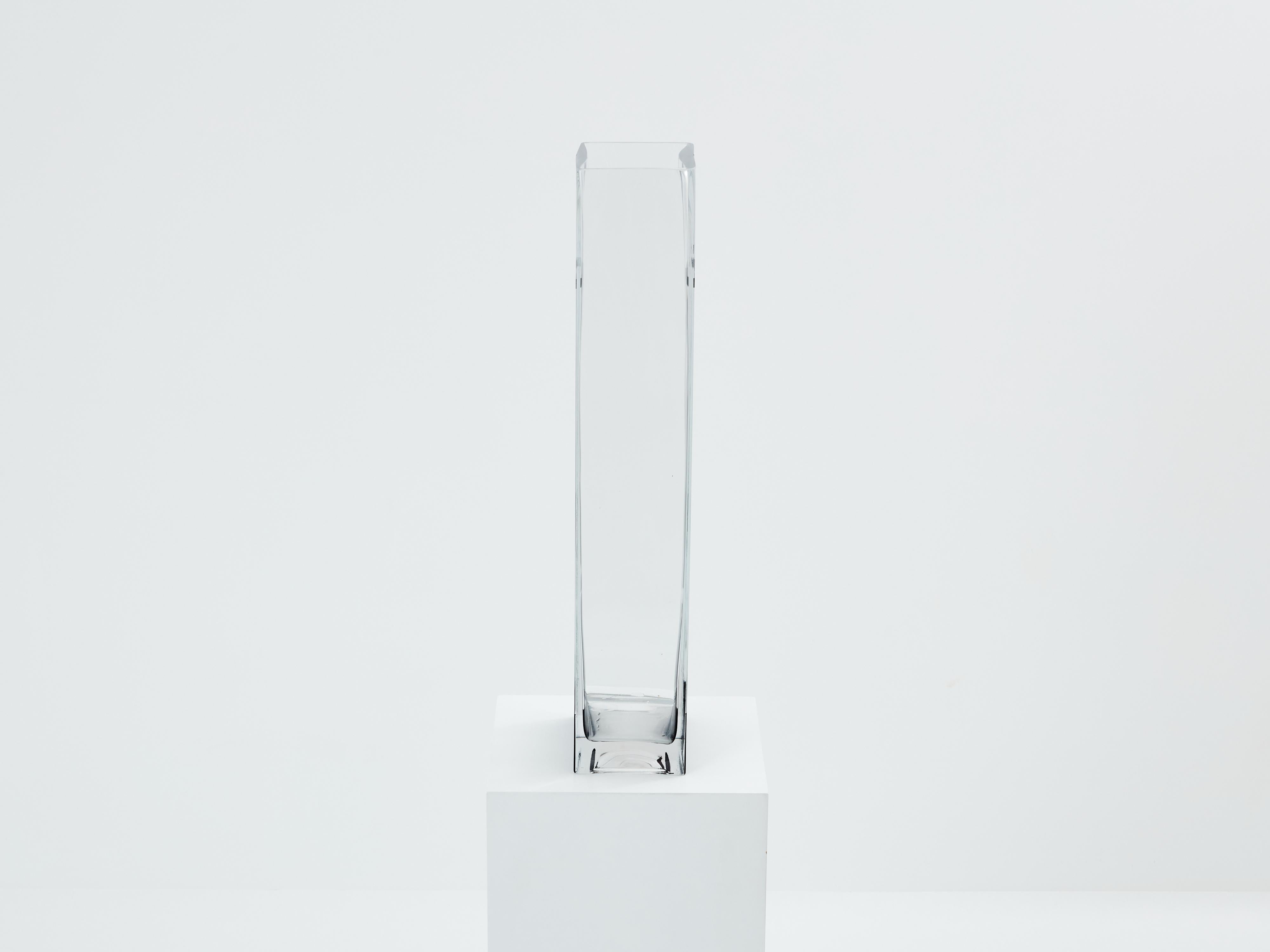 Anatole Riecke Französische Art-déco-Vase aus Milchglas im Art déco-Stil 1932  (Mitte des 20. Jahrhunderts) im Angebot